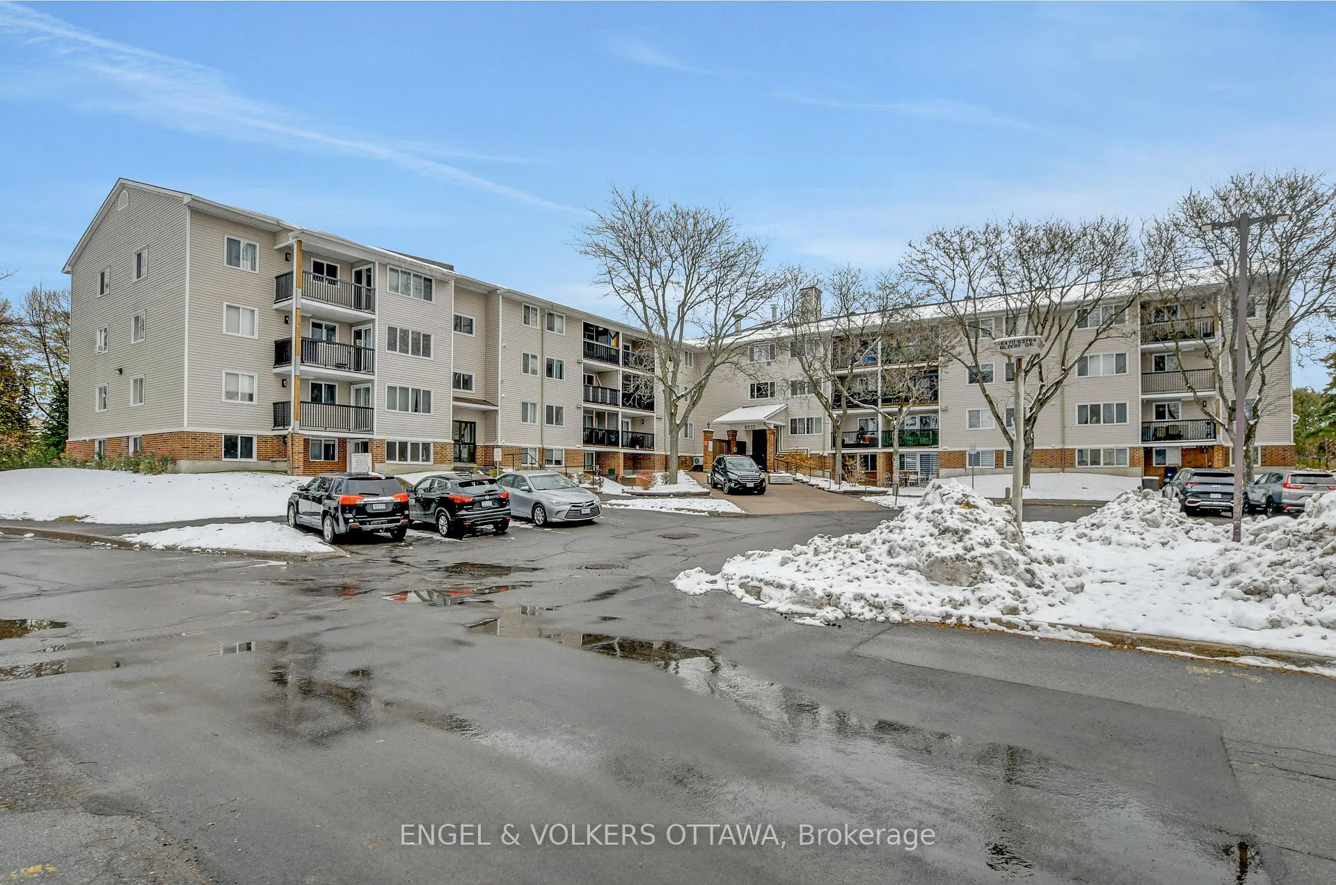 Photo 1 of Unit 112, 6532 Bilberry Drive, Ottawa, Orleans Wood — HOMEH