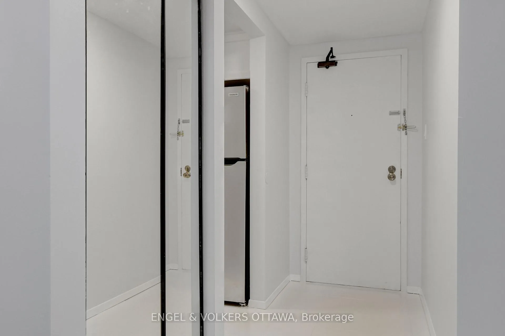 Photo 5 of Unit 112, 6532 Bilberry Drive, Ottawa, Orleans Wood — HOMEH