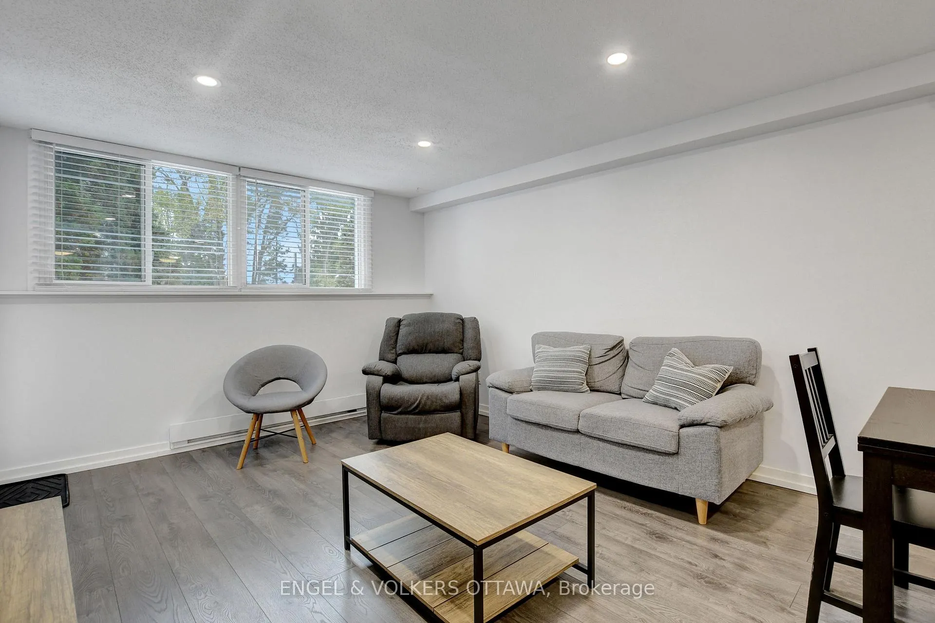Photo 9 of Unit 112, 6532 Bilberry Drive, Ottawa, Orleans Wood — HOMEH