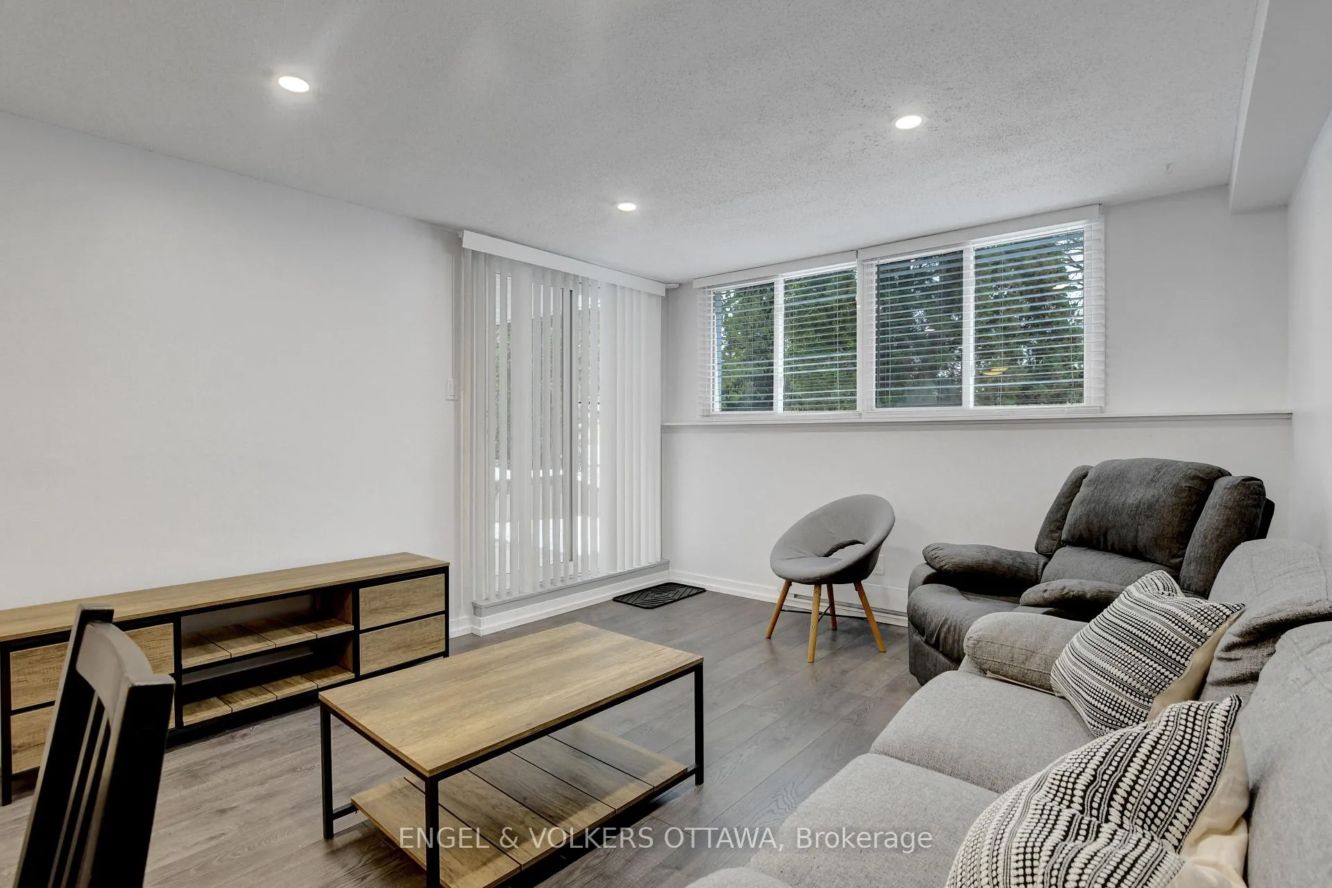 Photo 10 of Unit 112, 6532 Bilberry Drive, Ottawa, Orleans Wood — HOMEH