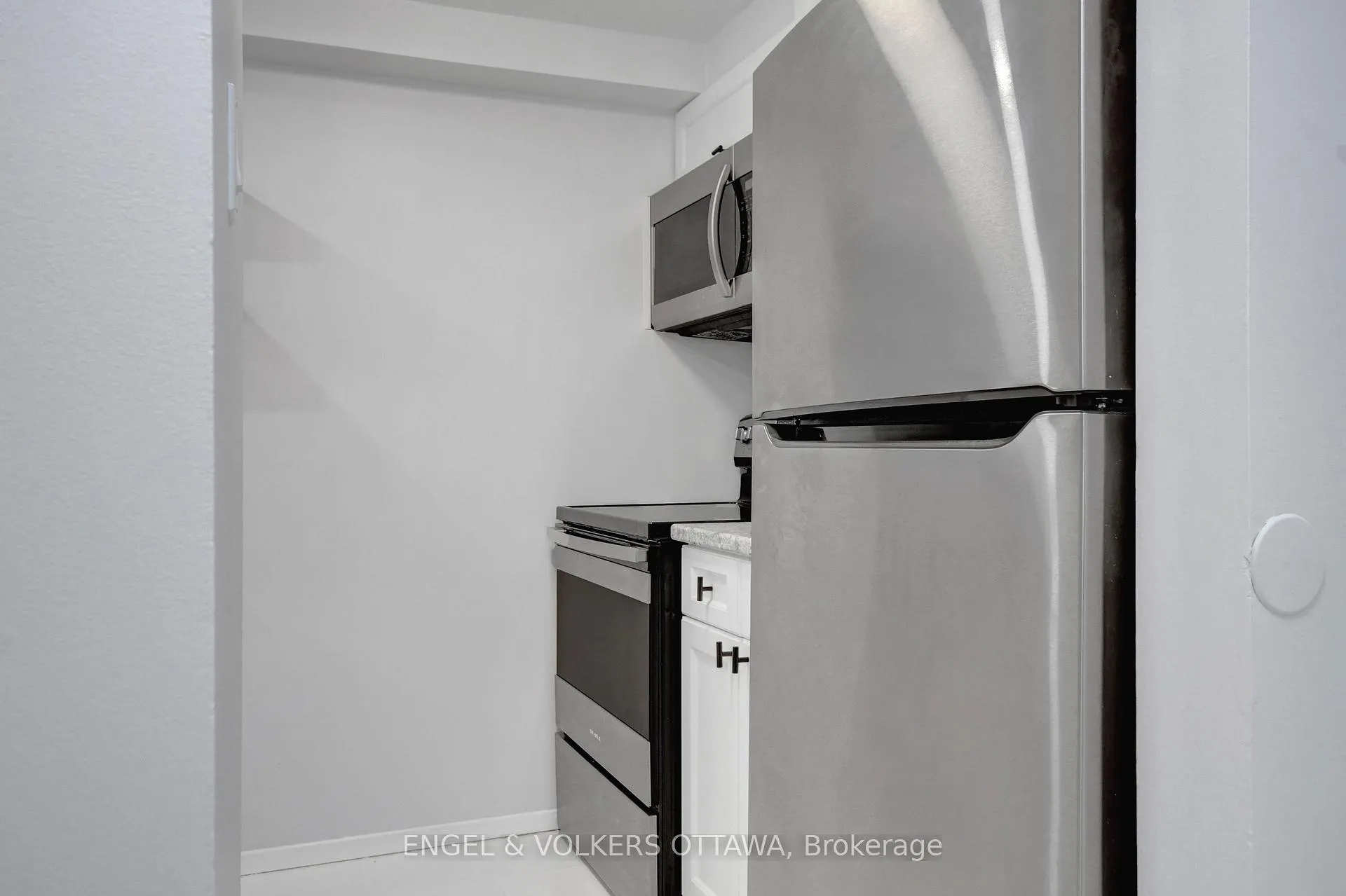 Photo 12 of Unit 112, 6532 Bilberry Drive, Ottawa, Orleans Wood — HOMEH