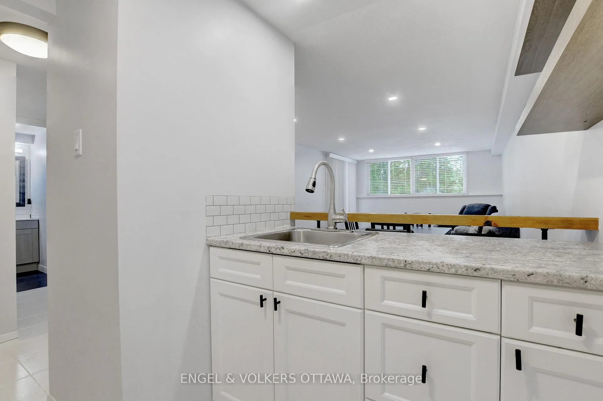 Photo 16 of Unit 112, 6532 Bilberry Drive, Ottawa, Orleans Wood — HOMEH