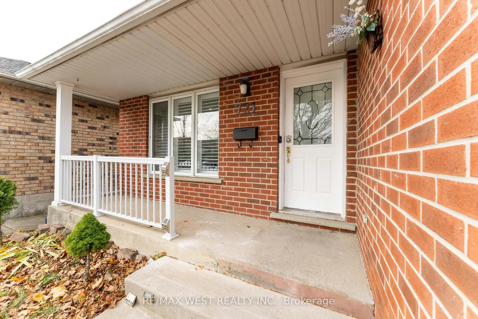 Photo 3 of 721 Acadia Drive, Hamilton, Butler — HOMEH