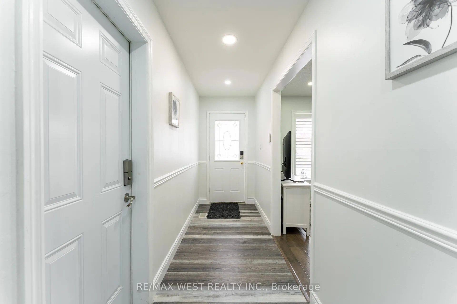 Photo 5 of 721 Acadia Drive, Hamilton, Butler — HOMEH