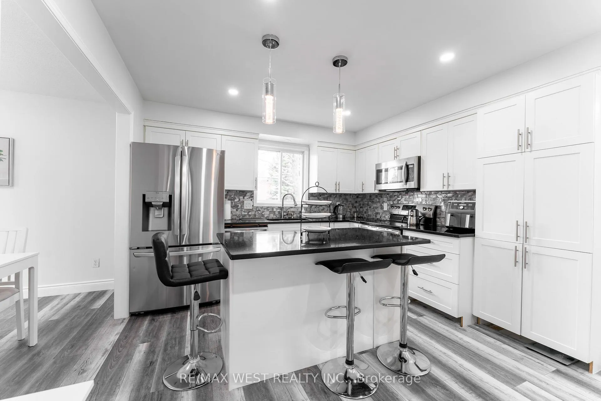 Photo 8 of 721 Acadia Drive, Hamilton, Butler — HOMEH