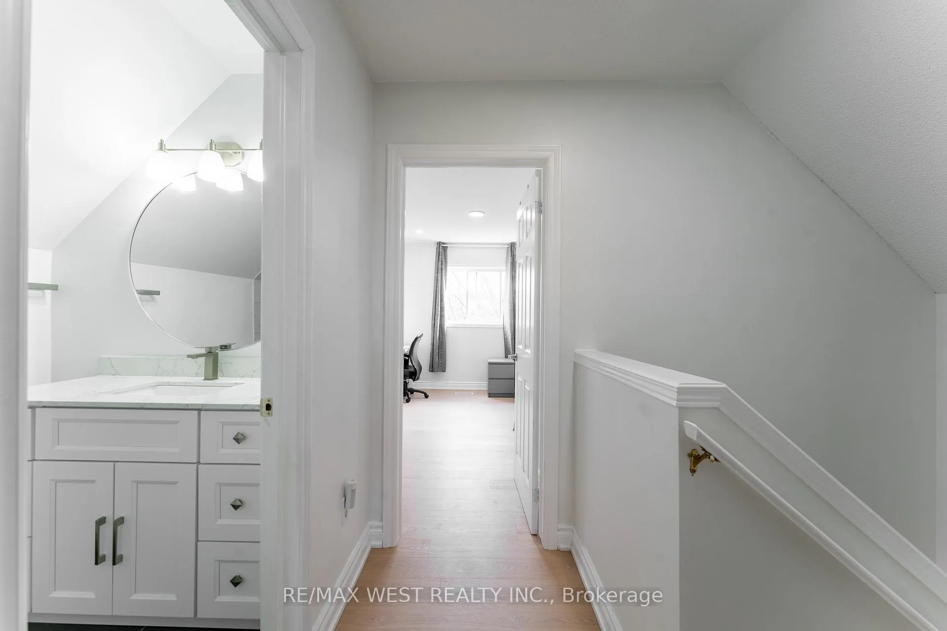 Photo 13 of 721 Acadia Drive, Hamilton, Butler — HOMEH