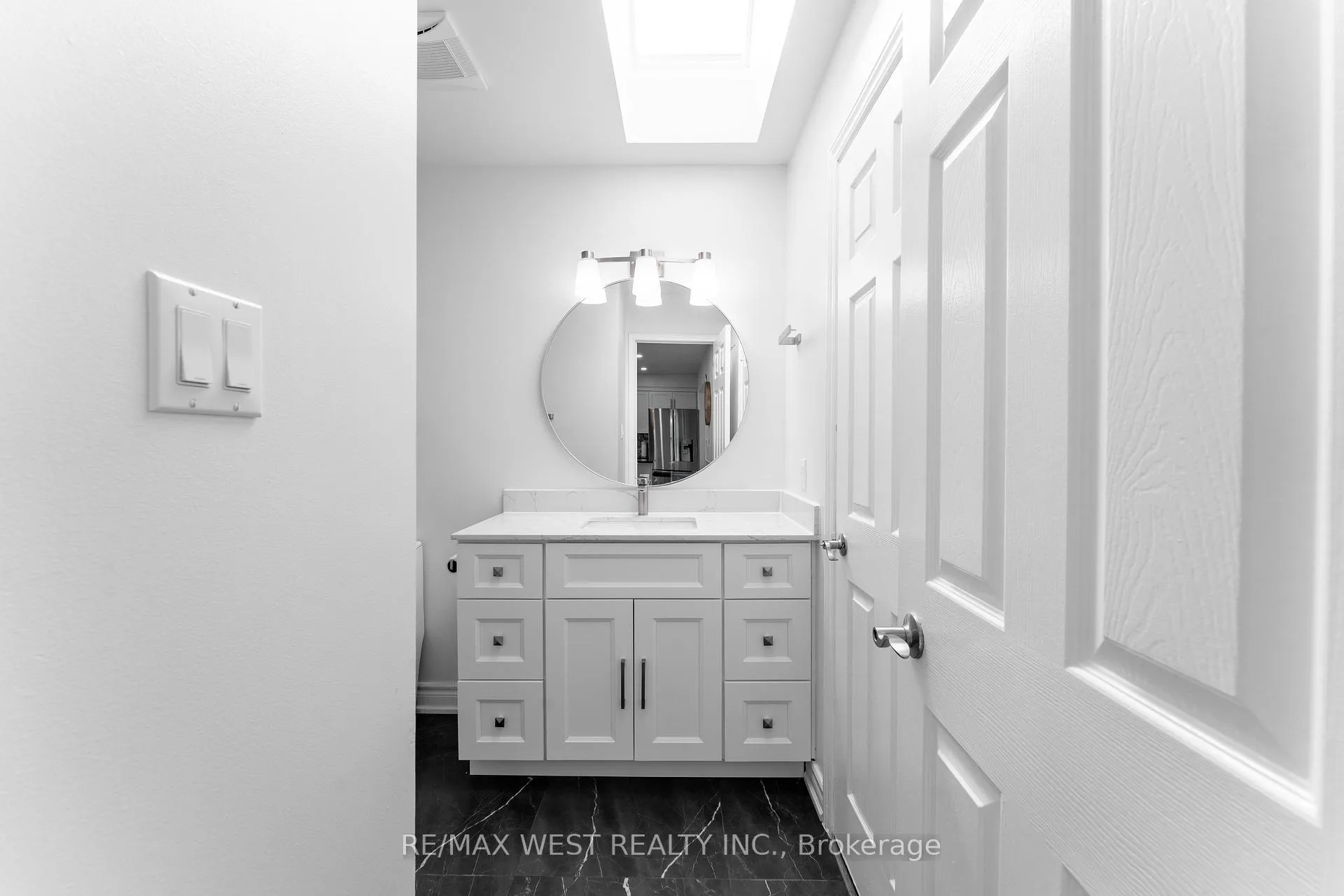 Photo 14 of 721 Acadia Drive, Hamilton, Butler — HOMEH