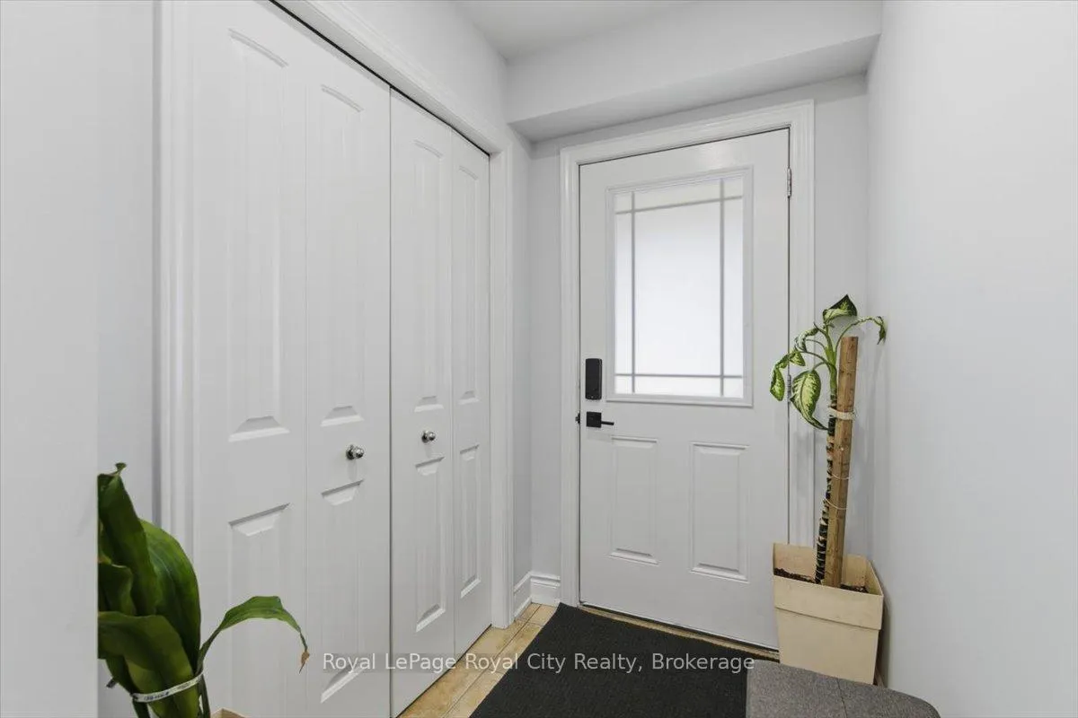 Photo 2 of Unit 21, 17 Katemore Drive, Guelph, Pineridge/Westminster Woods — HOMEH