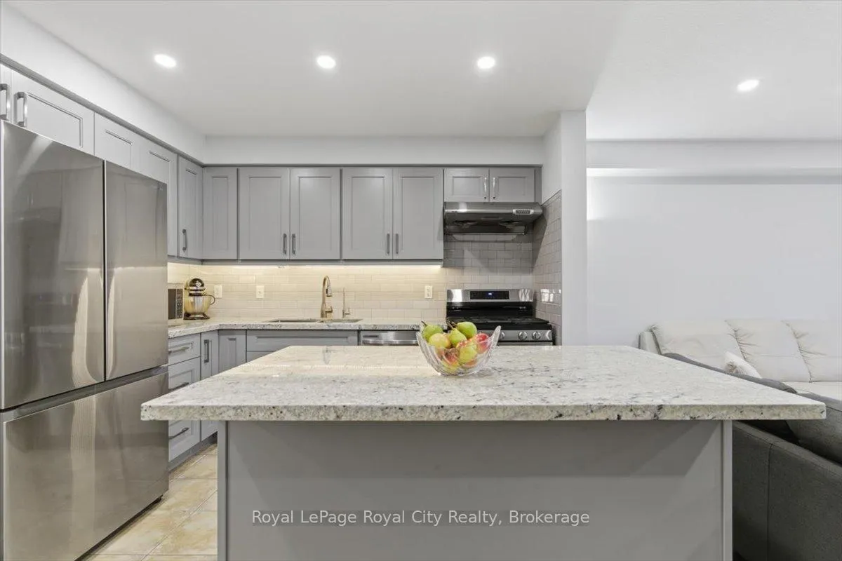 Photo 5 of Unit 21, 17 Katemore Drive, Guelph, Pineridge/Westminster Woods — HOMEH