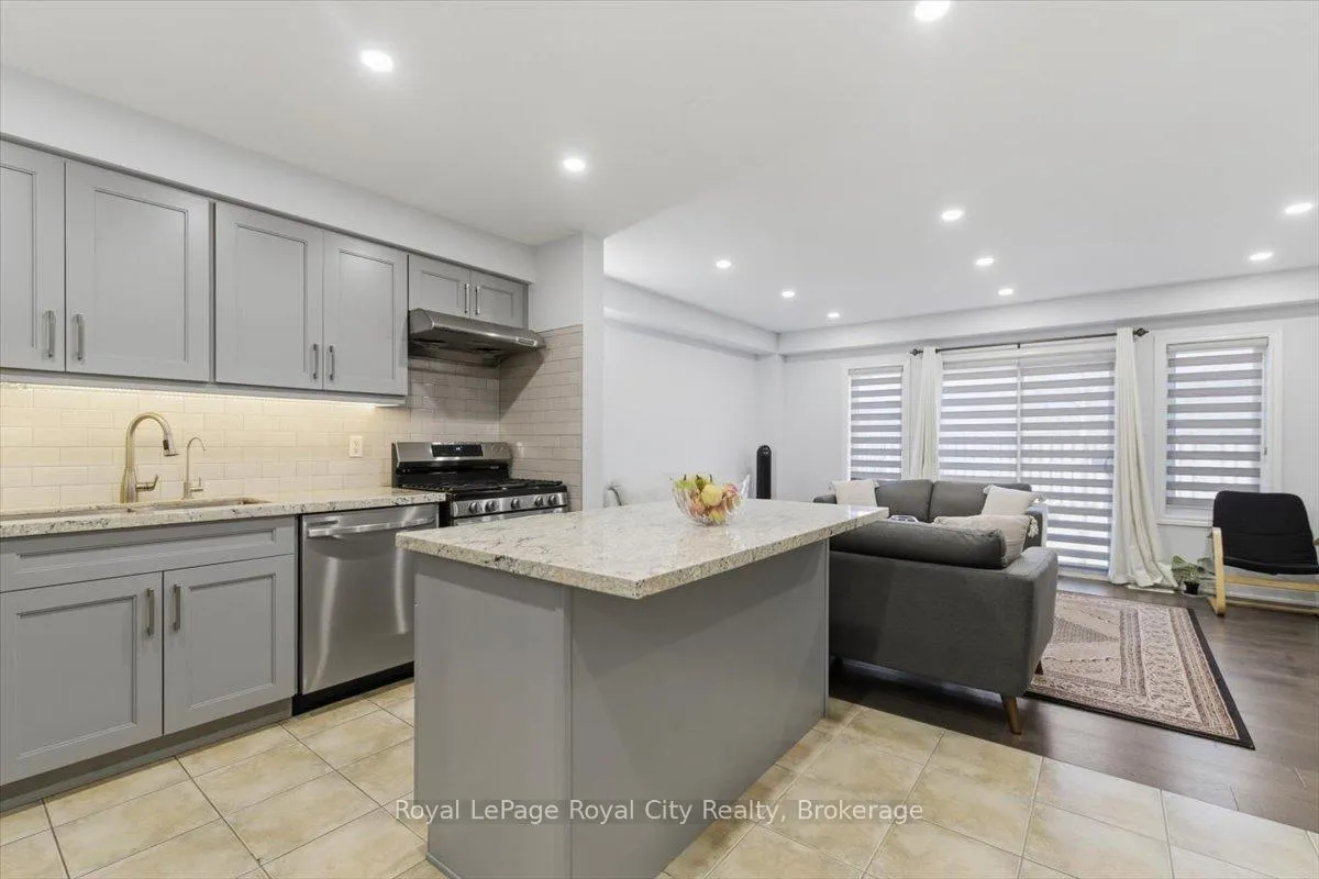 Photo 10 of Unit 21, 17 Katemore Drive, Guelph, Pineridge/Westminster Woods — HOMEH