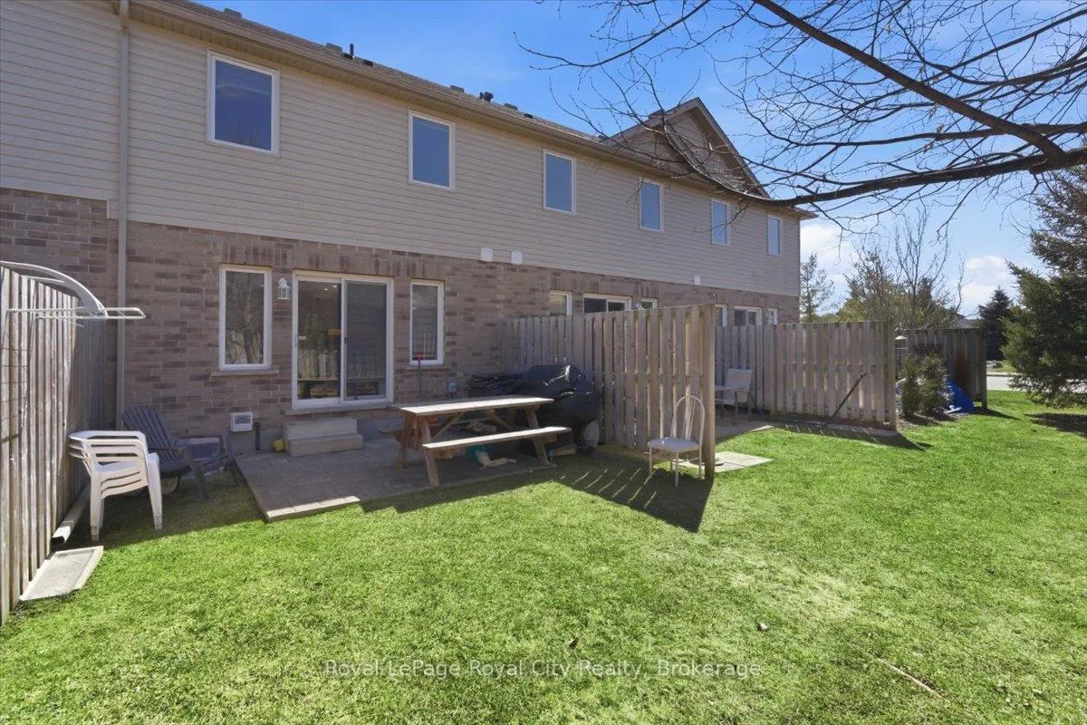 Photo 37 of Unit 21, 17 Katemore Drive, Guelph, Pineridge/Westminster Woods — HOMEH