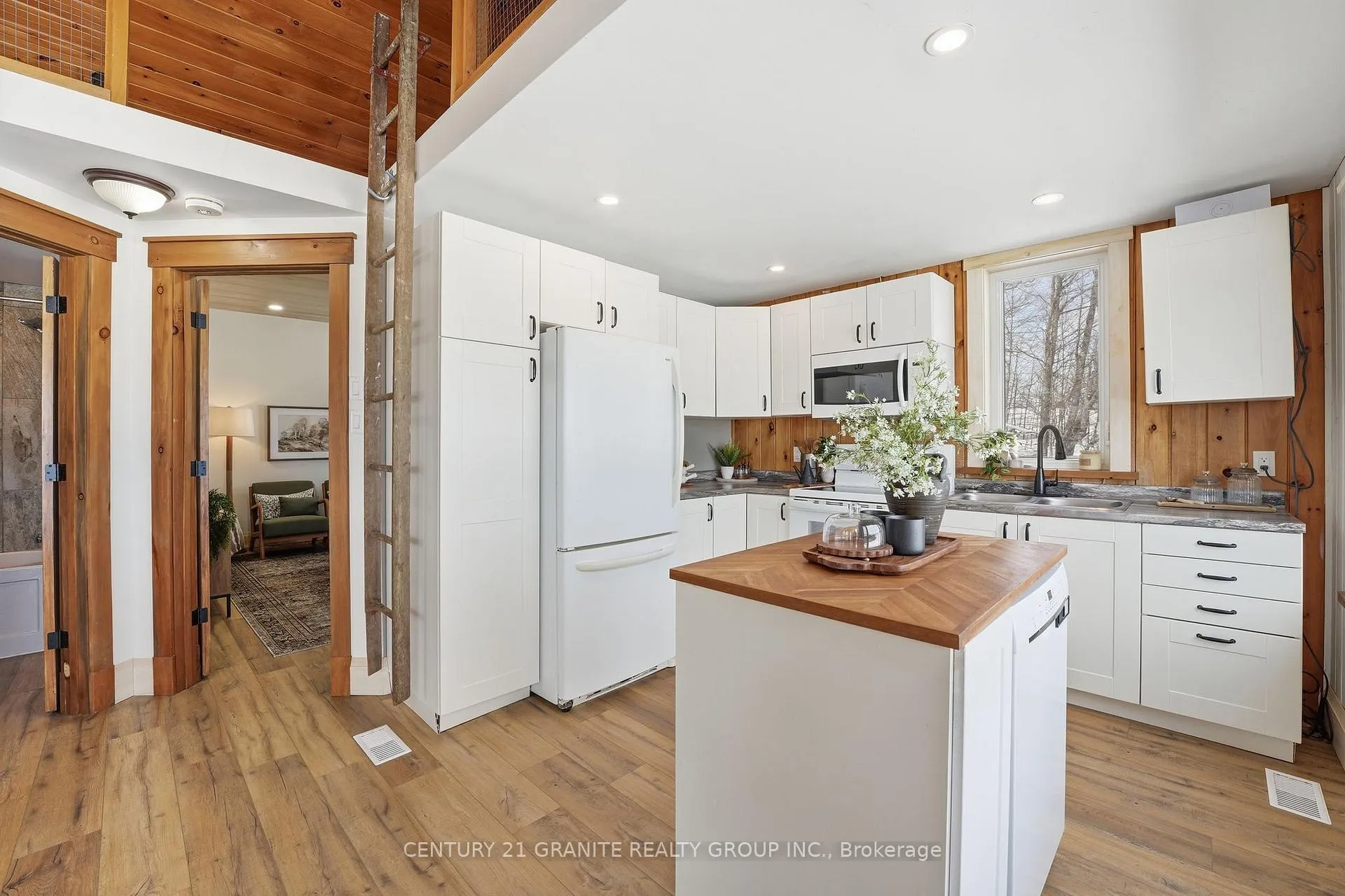 Photo 7 of 824 East Road Loop, Hastings Highlands, Monteagle Ward — HOMEH