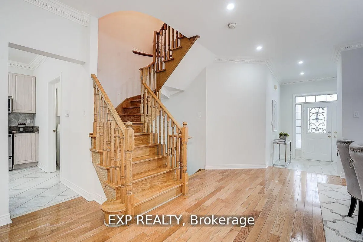 Photo 9 of 12 Tormina Court, Markham, Milliken Mills East — HOMEH