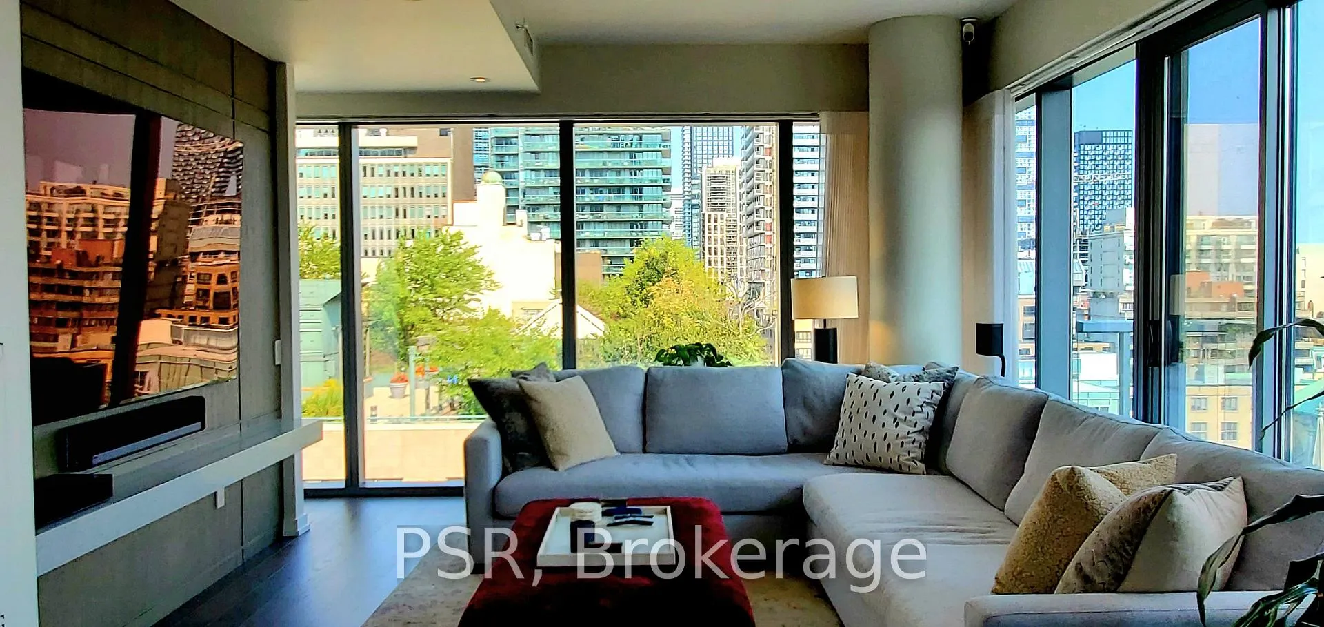 Photo 3 of Unit 902, 60 Colborne Street, Toronto, Church-Yonge Corridor — HOMEH