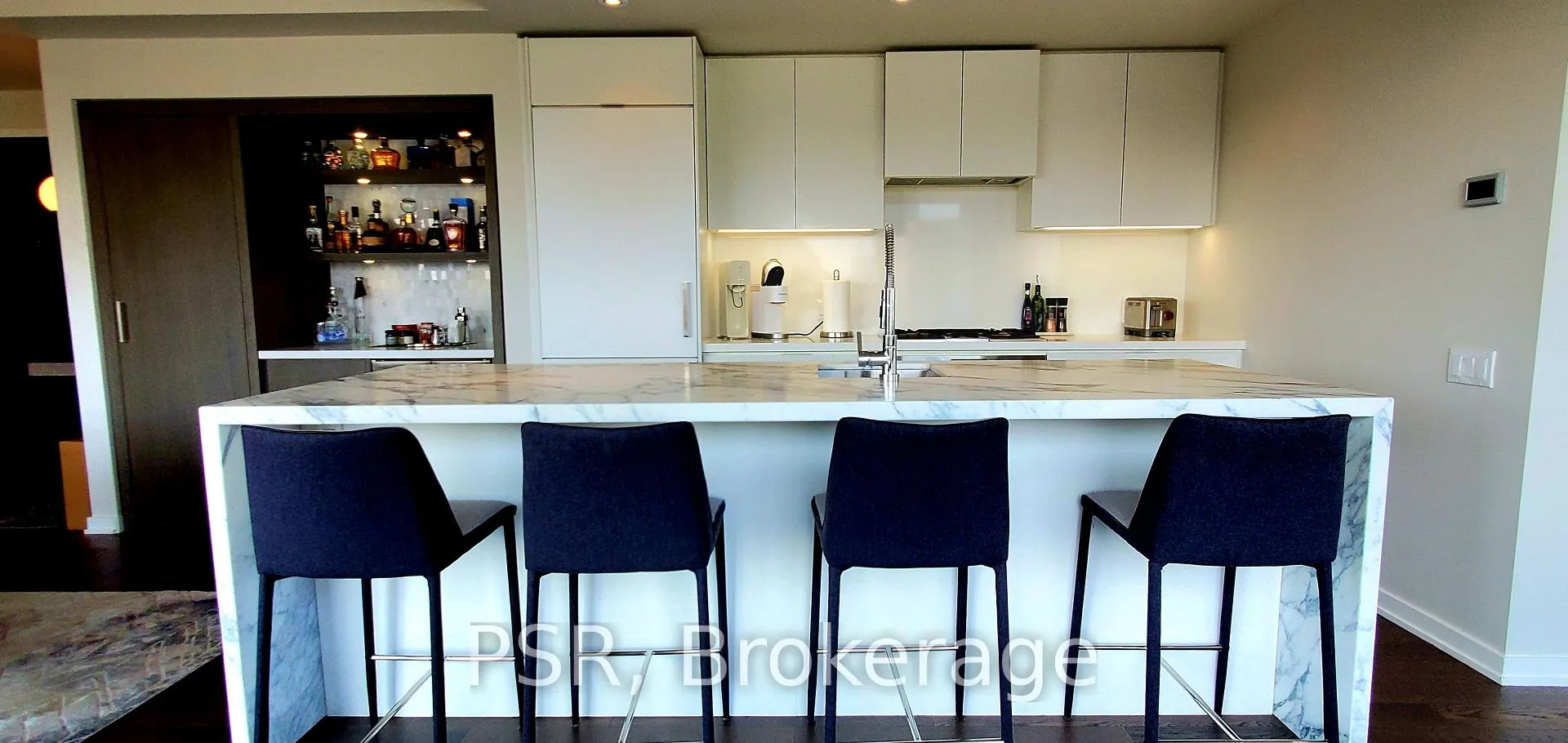 Photo 6 of Unit 902, 60 Colborne Street, Toronto, Church-Yonge Corridor — HOMEH