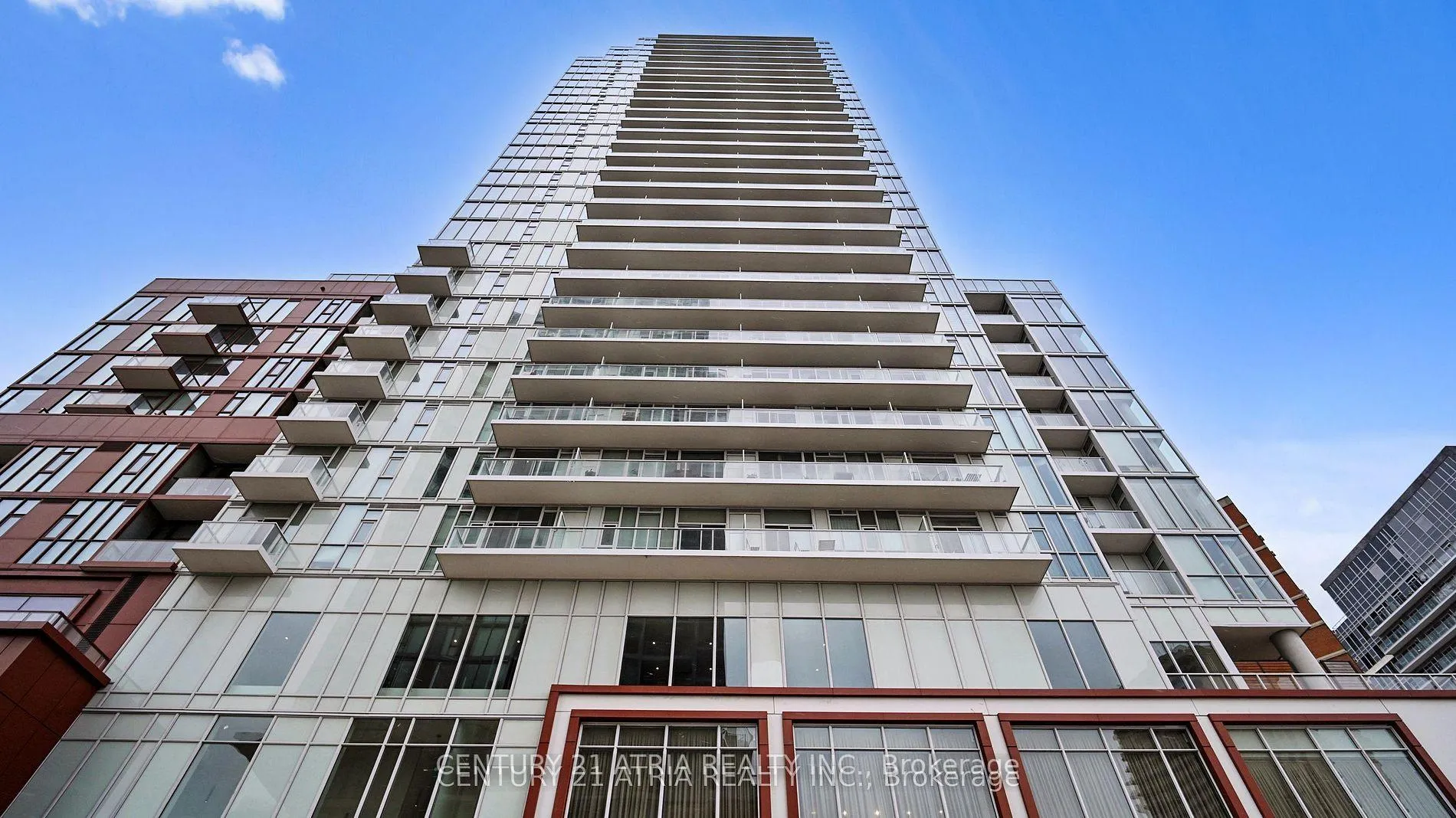 Photo 4 of Unit 405, 33 Helendale Avenue, Toronto, Yonge-Eglinton — HOMEH