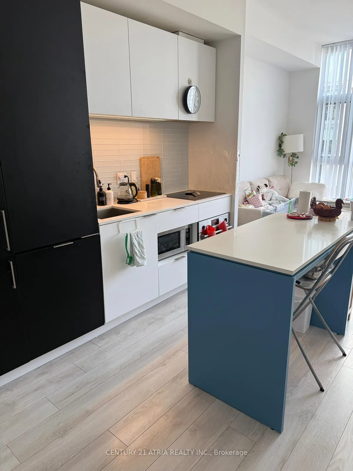 Photo 13 of Unit 405, 33 Helendale Avenue, Toronto, Yonge-Eglinton — HOMEH