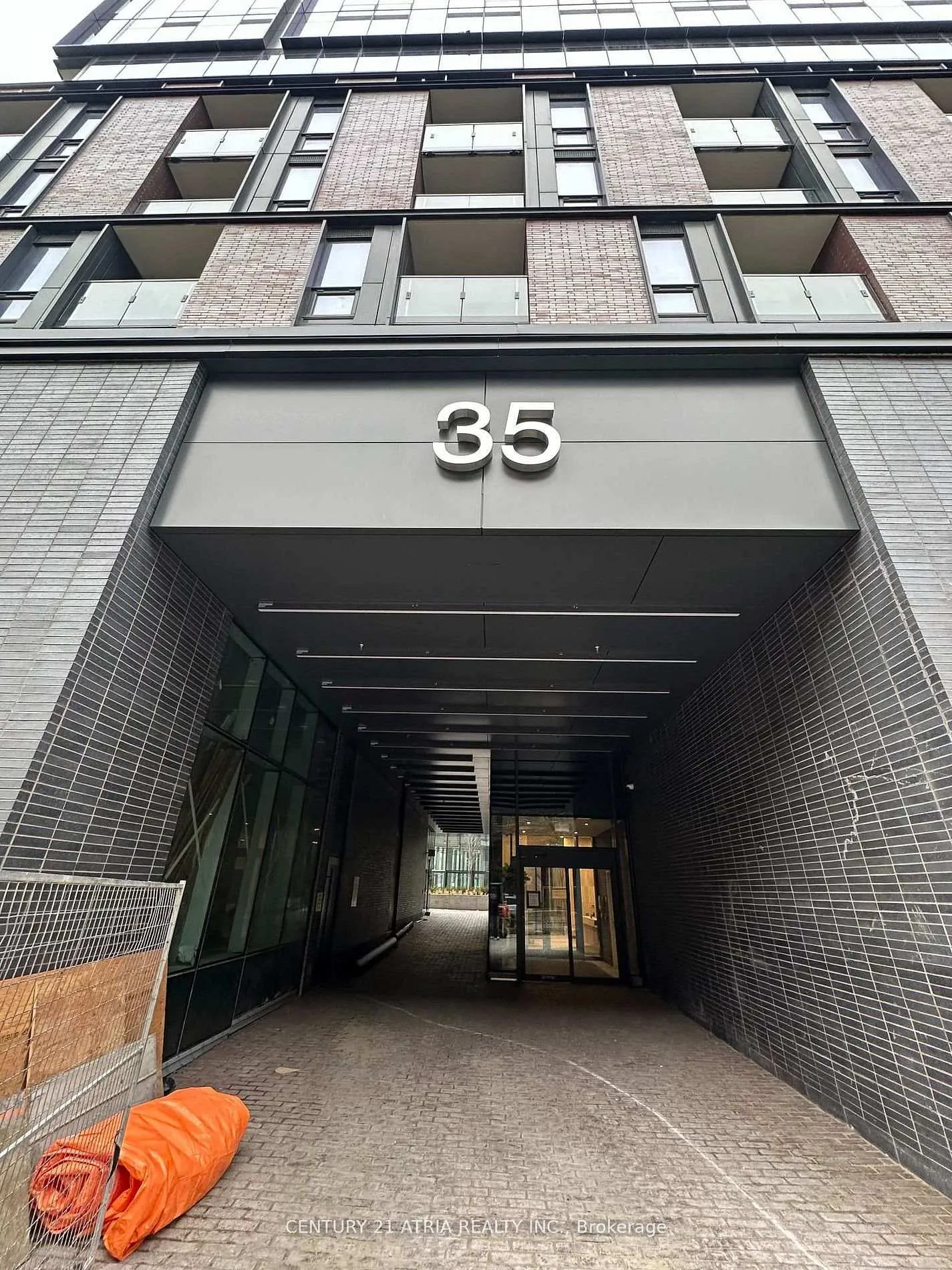 Front of Unit 2702, 35 Parliament Street