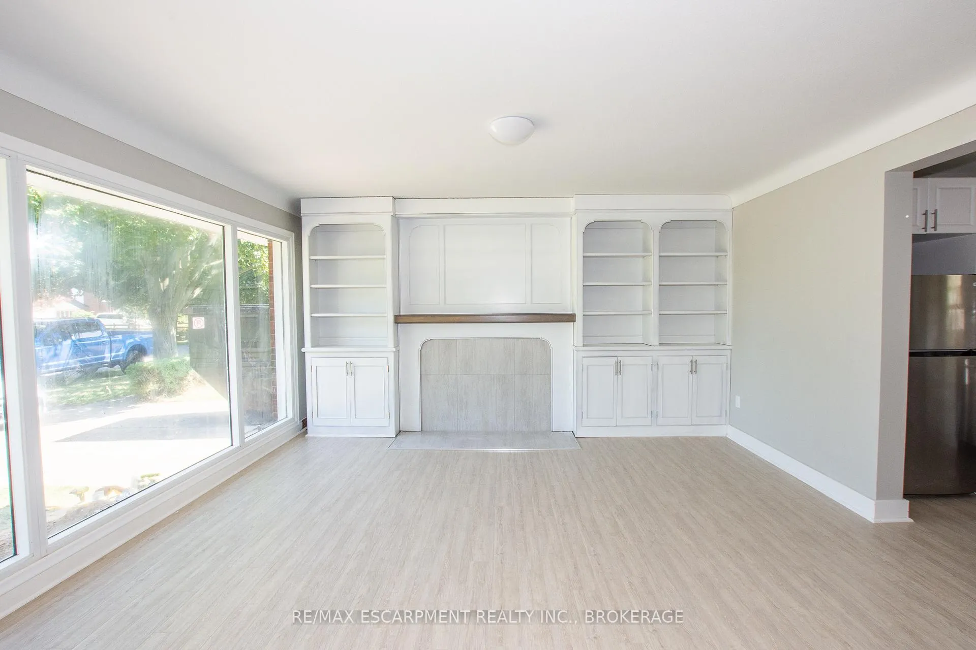Photo 2 of Unit Main, 21 Brisbane Glen, St. Catharines, Vine/Linwell — HOMEH