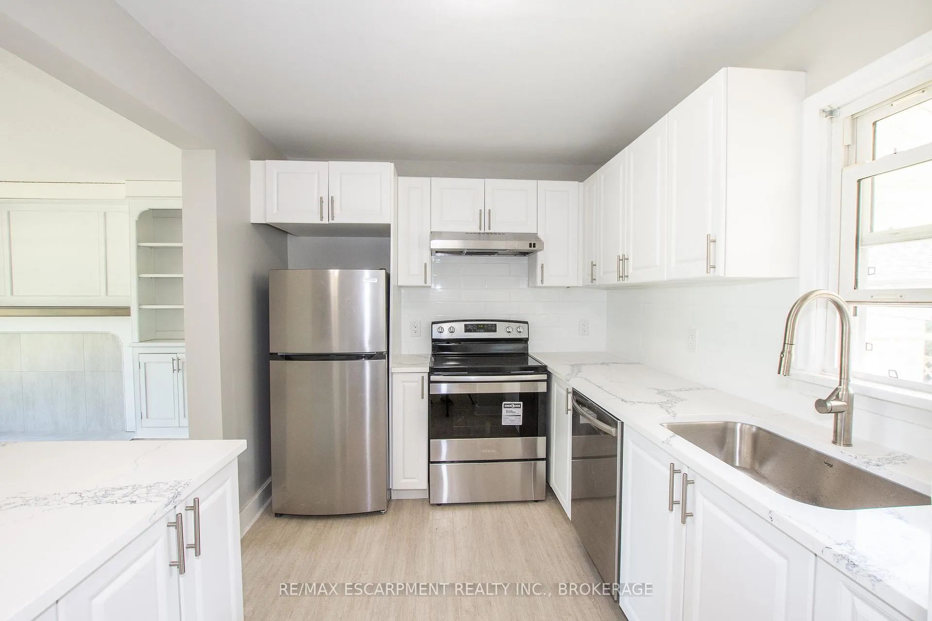 Photo 3 of Unit Main, 21 Brisbane Glen, St. Catharines, Vine/Linwell — HOMEH