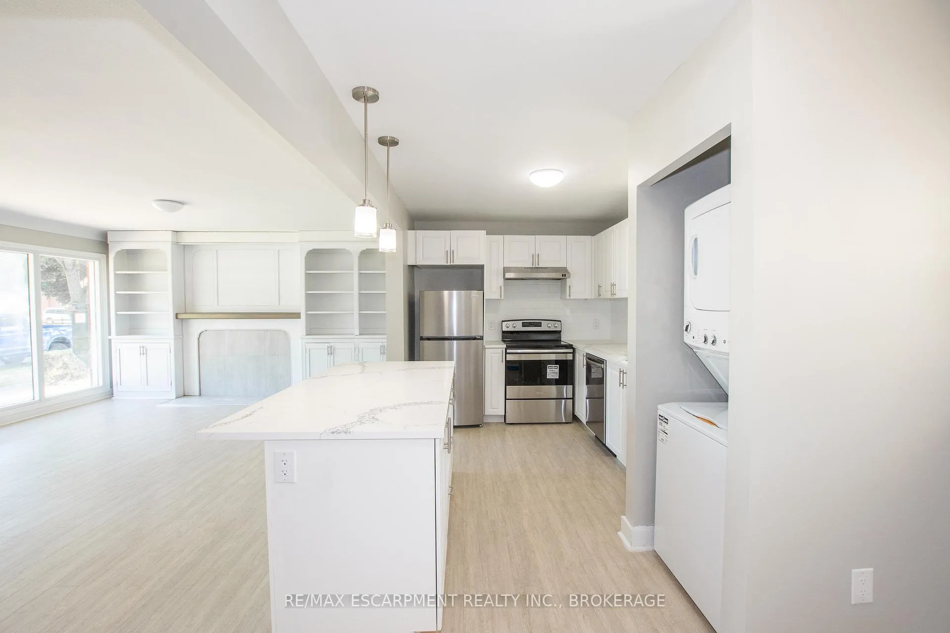 Photo 8 of Unit Main, 21 Brisbane Glen, St. Catharines, Vine/Linwell — HOMEH