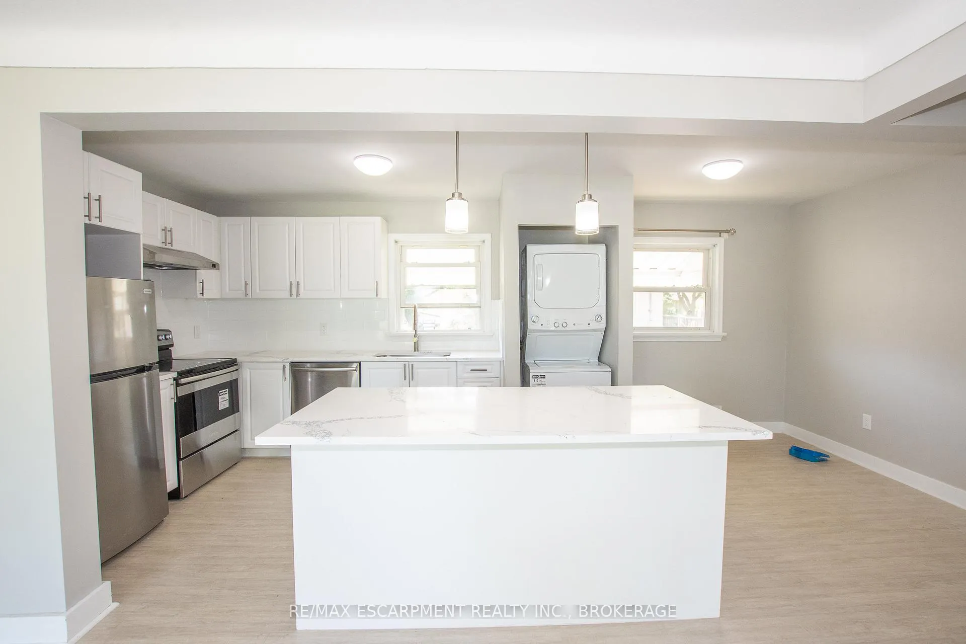 Photo 9 of Unit Main, 21 Brisbane Glen, St. Catharines, Vine/Linwell — HOMEH