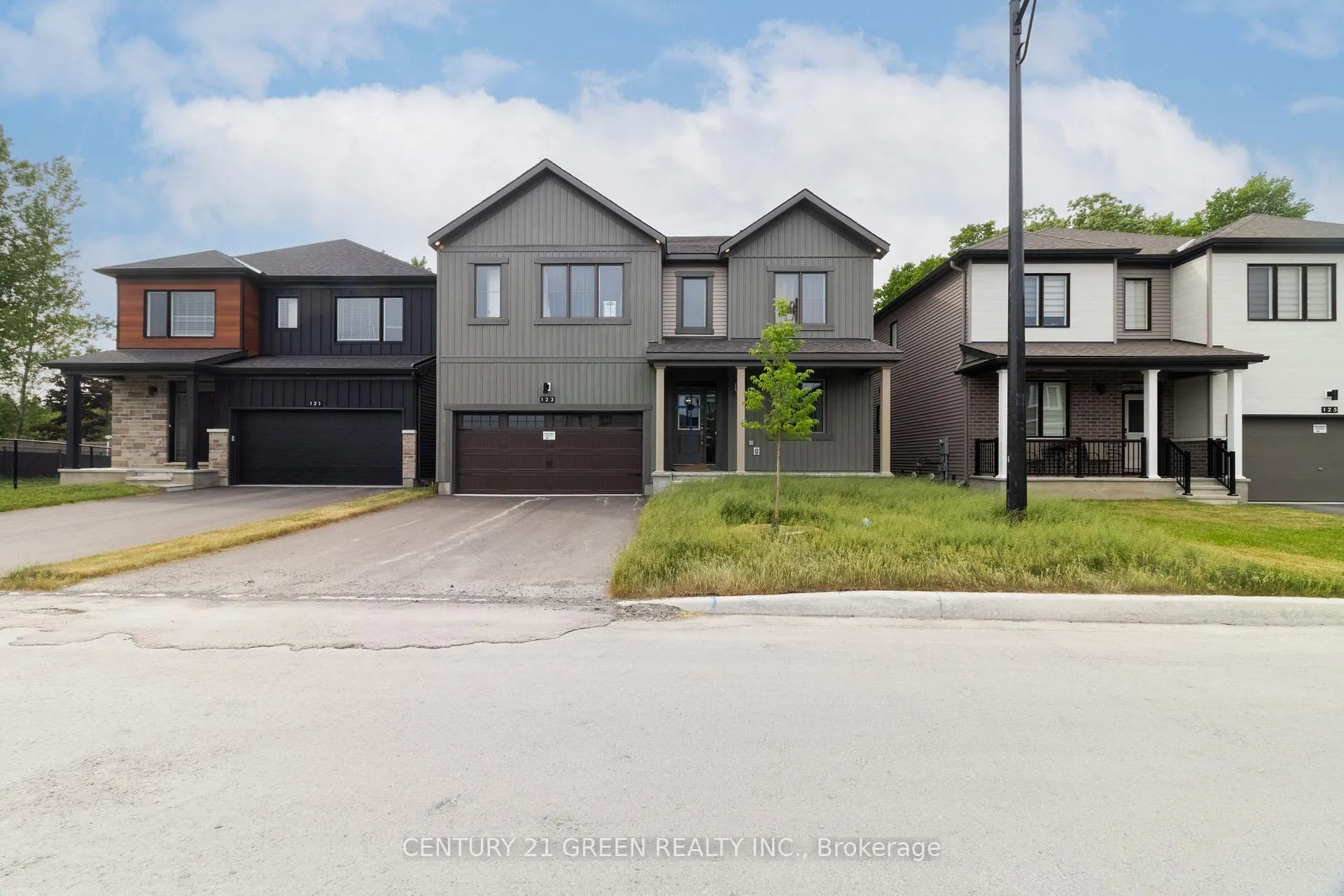 Photo 1 of 123 Tonic Crescent, Ottawa, Kanata - Rural Kanata (Central) — HOMEH