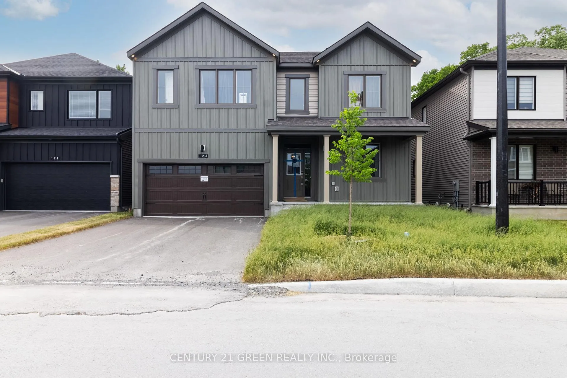 Photo 2 of 123 Tonic Crescent, Ottawa, Kanata - Rural Kanata (Central) — HOMEH