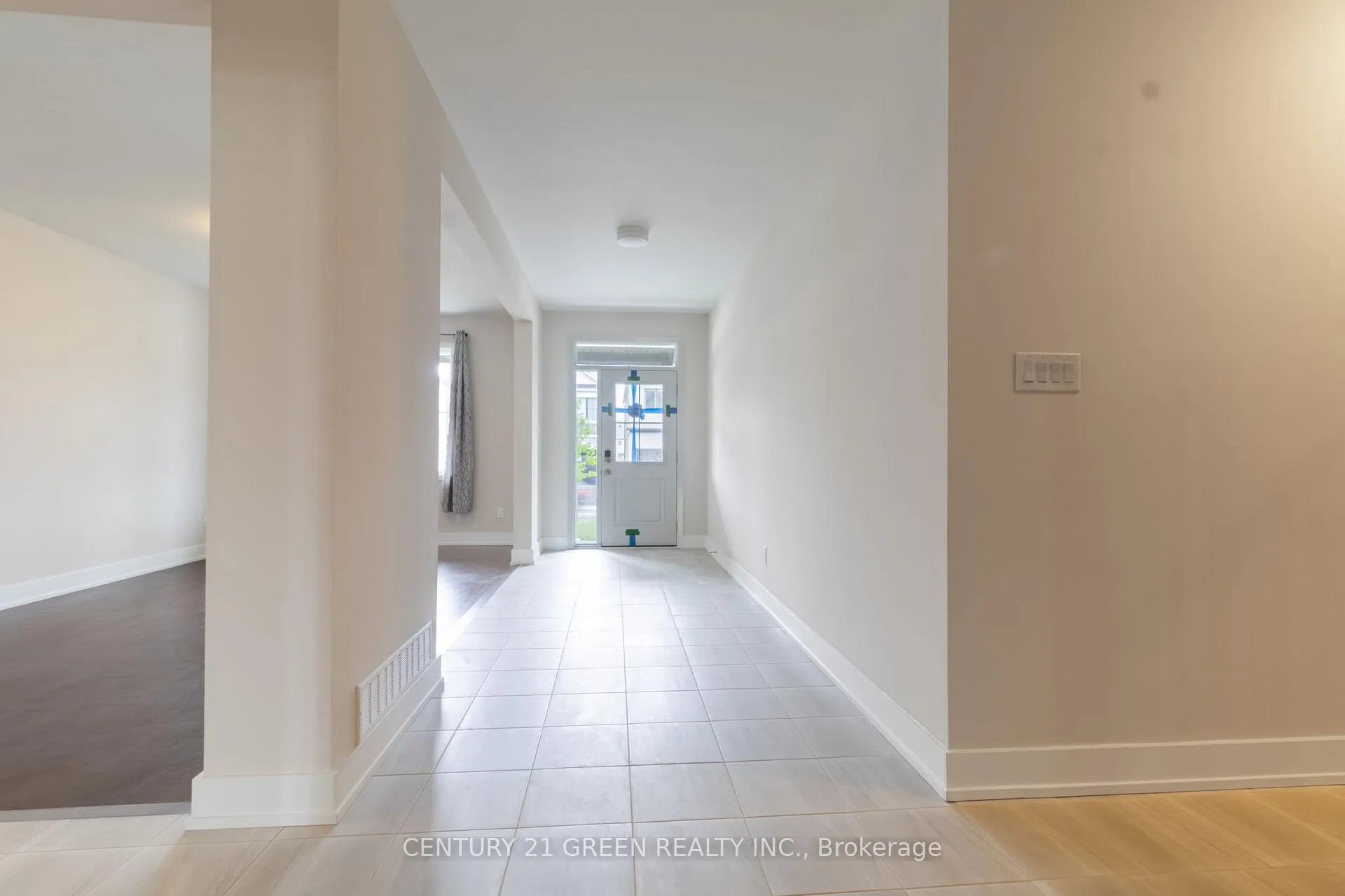 Photo 4 of 123 Tonic Crescent, Ottawa, Kanata - Rural Kanata (Central) — HOMEH