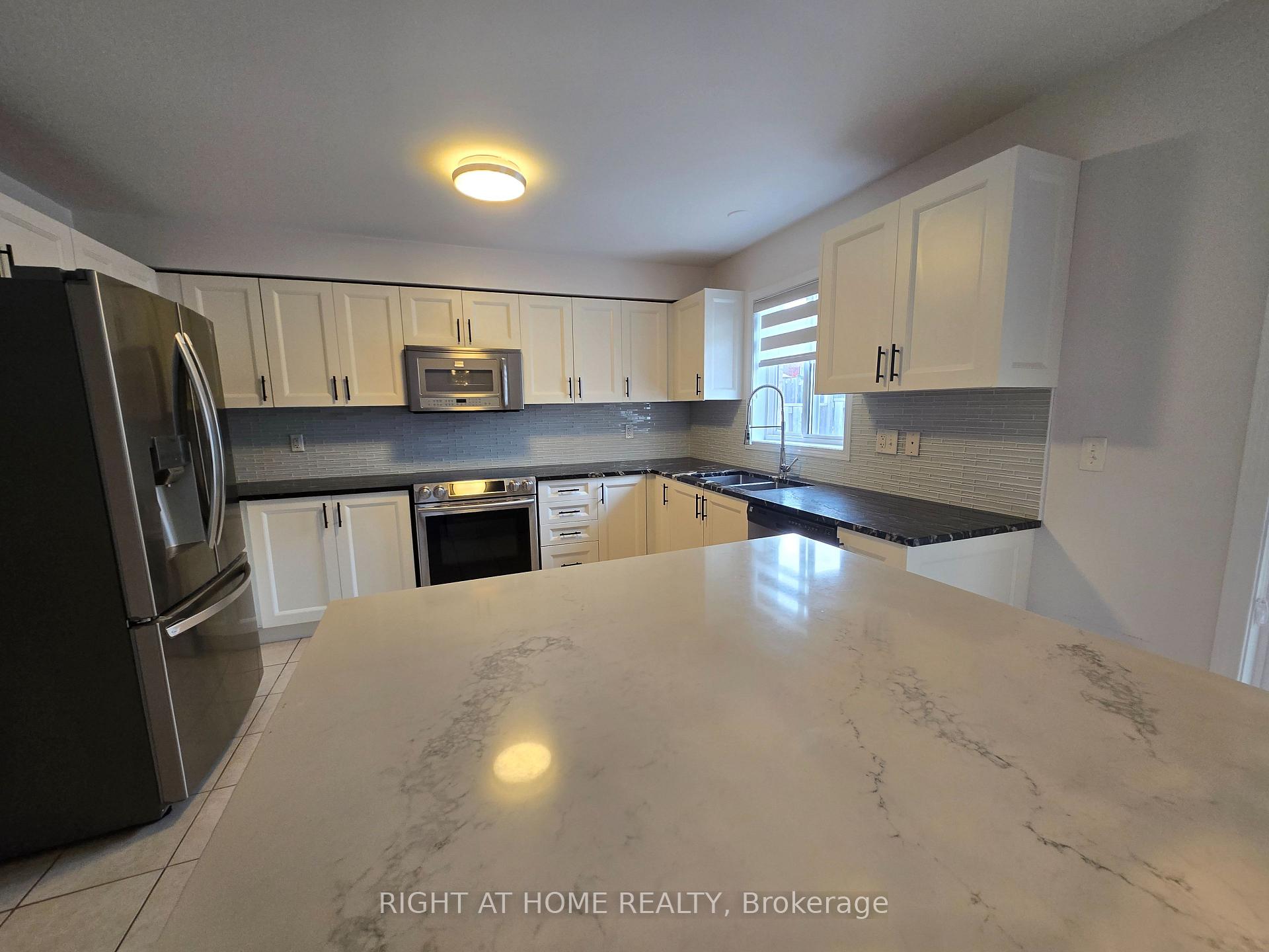 Photo 2 of 1306 Corm Street, Innisfil, Alcona — HOMEH