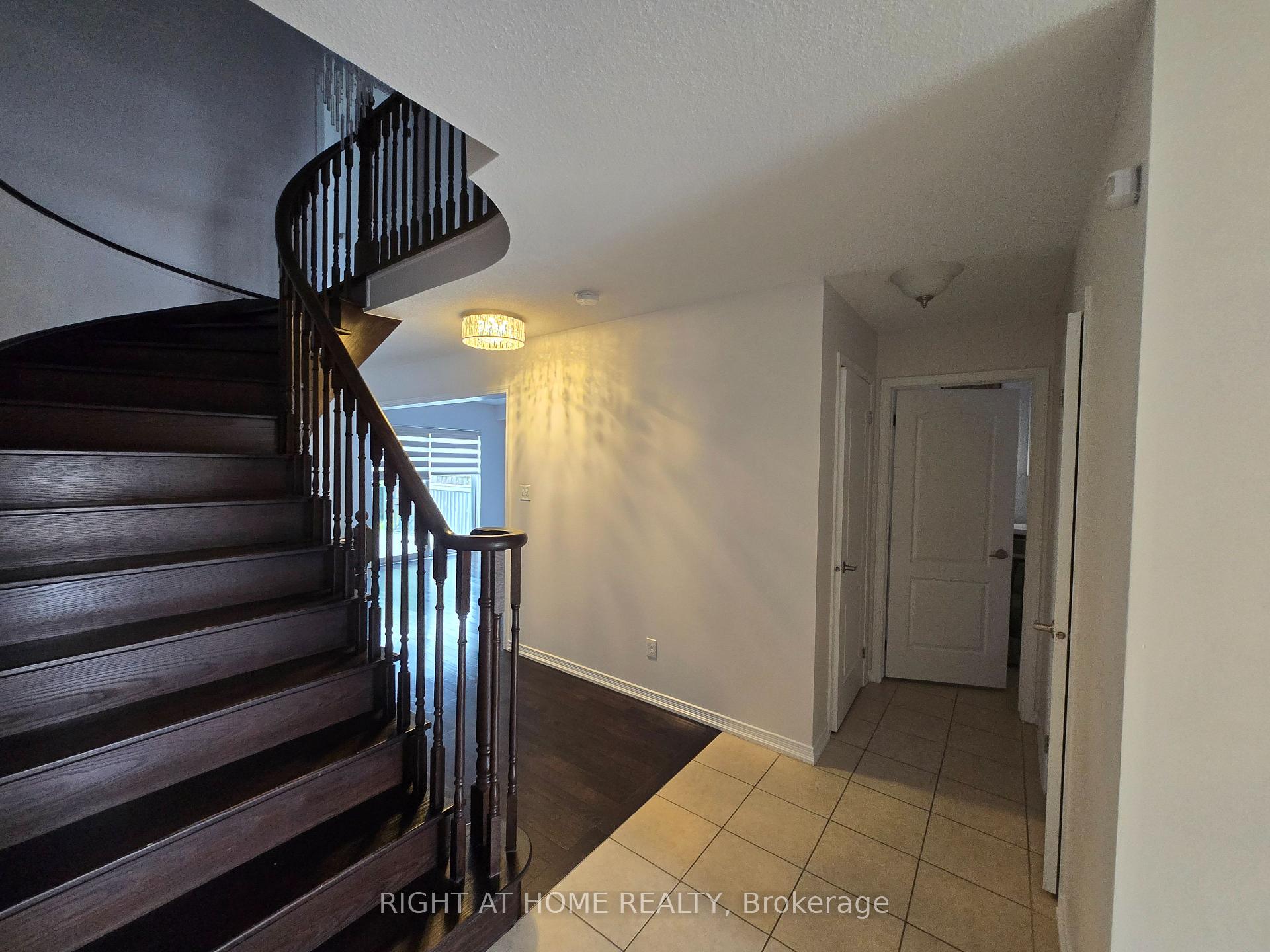 Photo 7 of 1306 Corm Street, Innisfil, Alcona — HOMEH