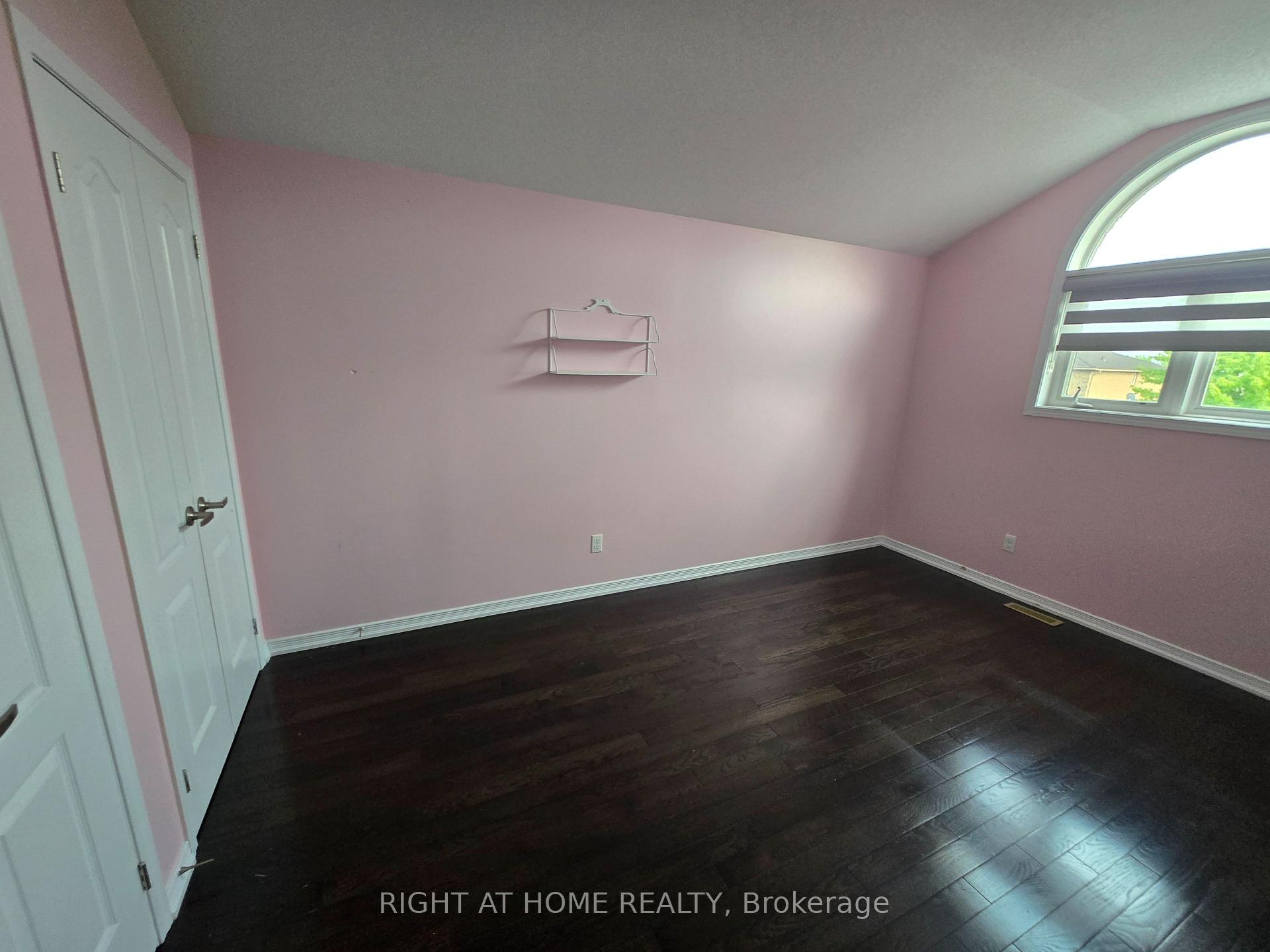 Photo 13 of 1306 Corm Street, Innisfil, Alcona — HOMEH