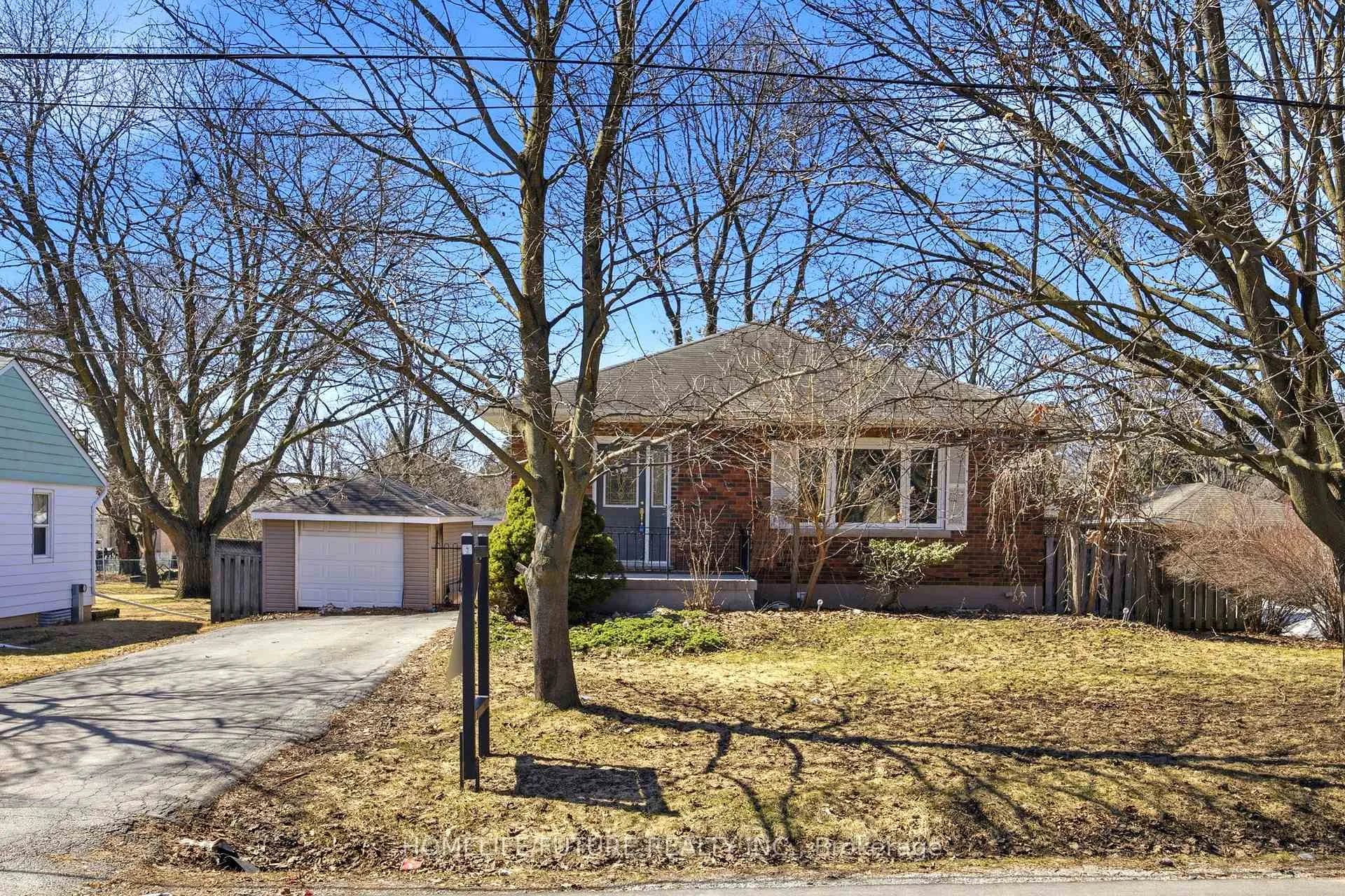 Photo 3 of 22 Hawkridge Avenue, Markham, Bullock — HOMEH