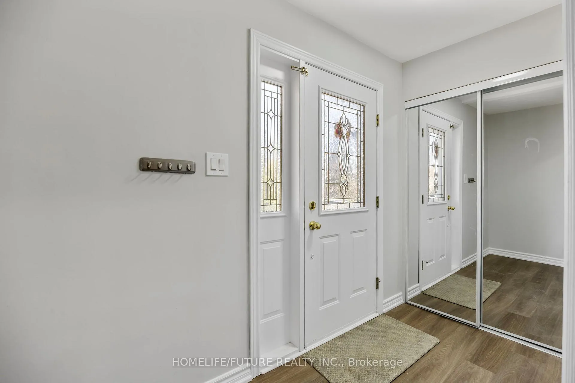 Photo 5 of 22 Hawkridge Avenue, Markham, Bullock — HOMEH