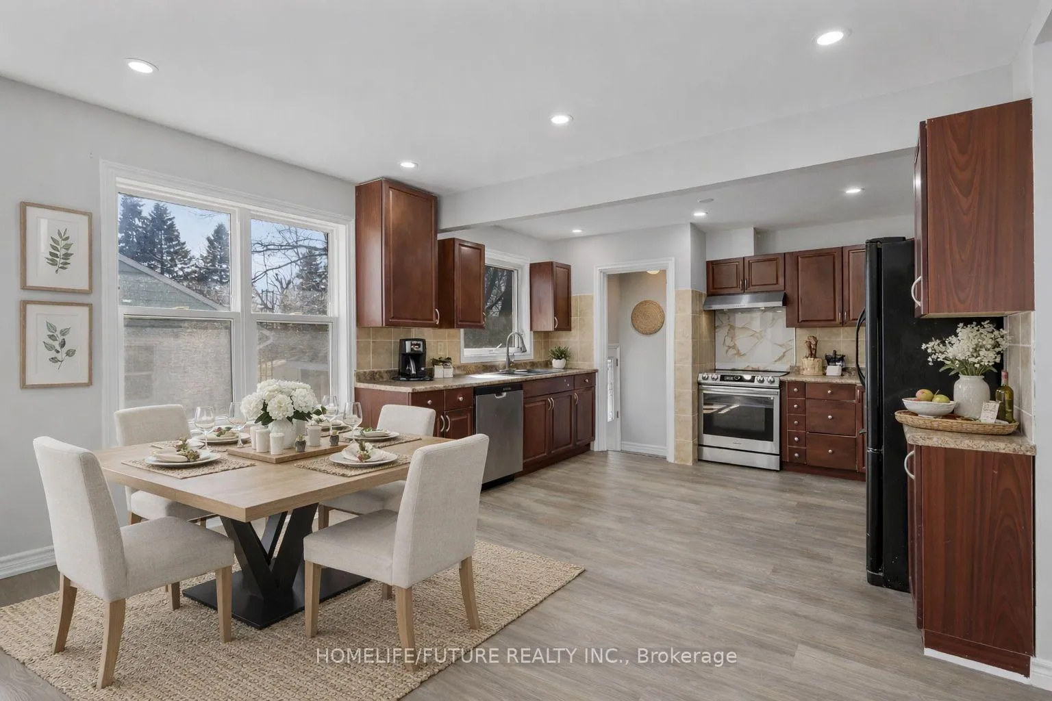 Photo 10 of 22 Hawkridge Avenue, Markham, Bullock — HOMEH