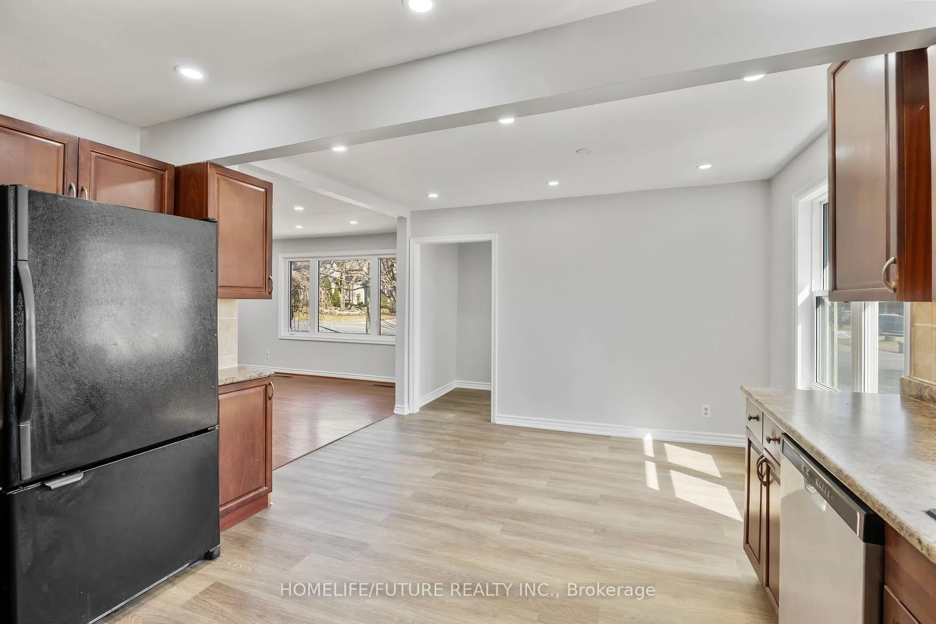 Photo 12 of 22 Hawkridge Avenue, Markham, Bullock — HOMEH