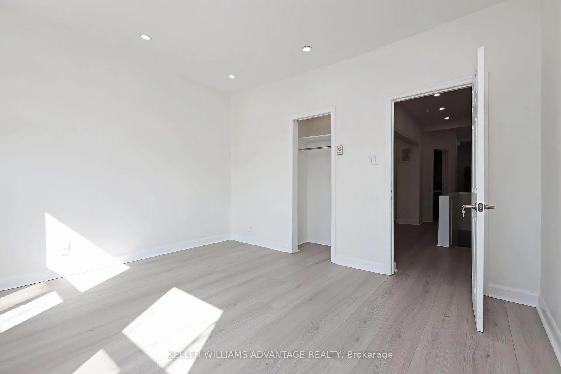 Photo 11 of 952 Queen Street E, Toronto, South Riverdale — HOMEH