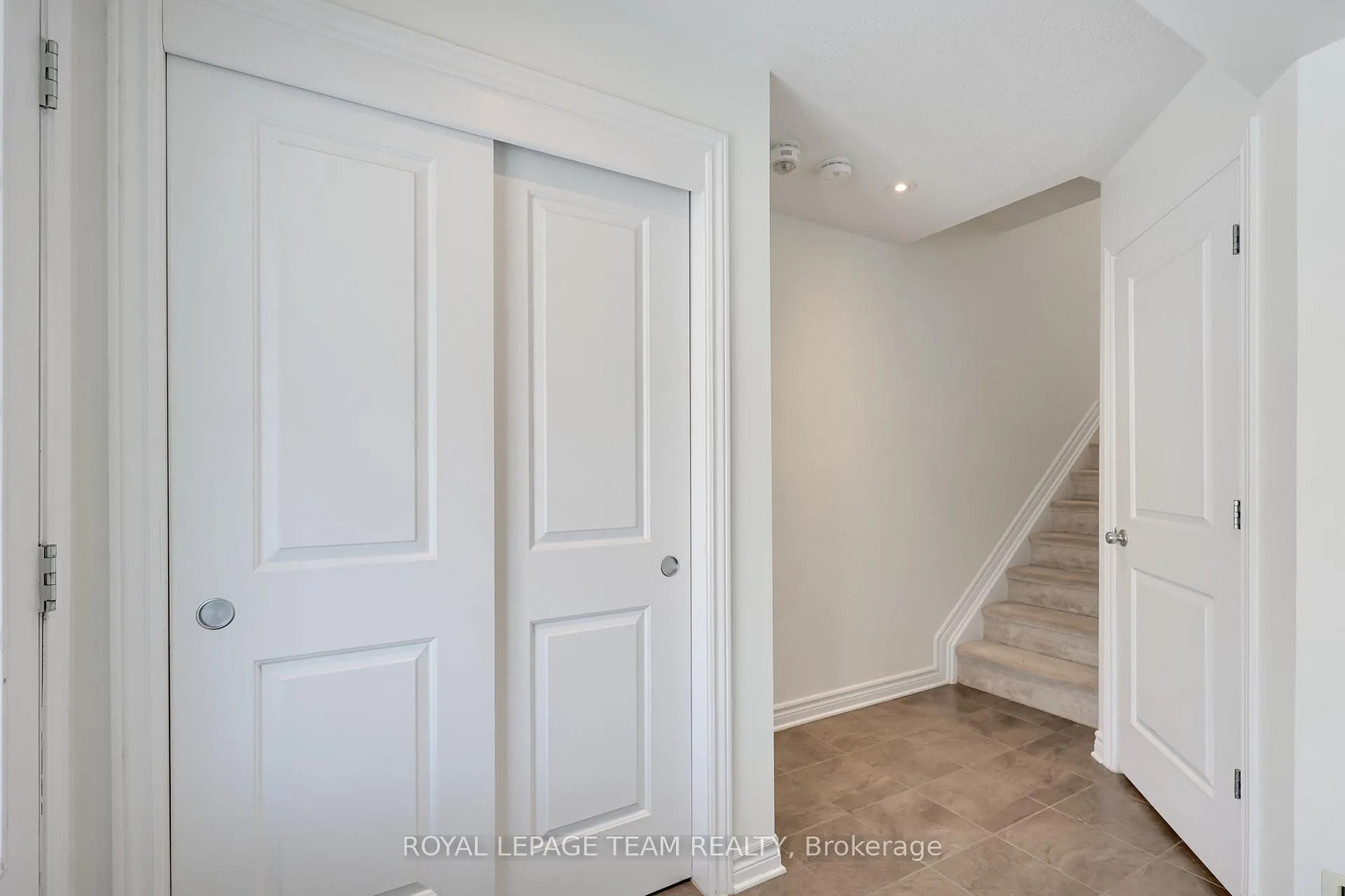 Photo 6 of 114 Sweetwater Lane, Ottawa, Kanata - Kanata Lakes/Heritage Hills — HOMEH