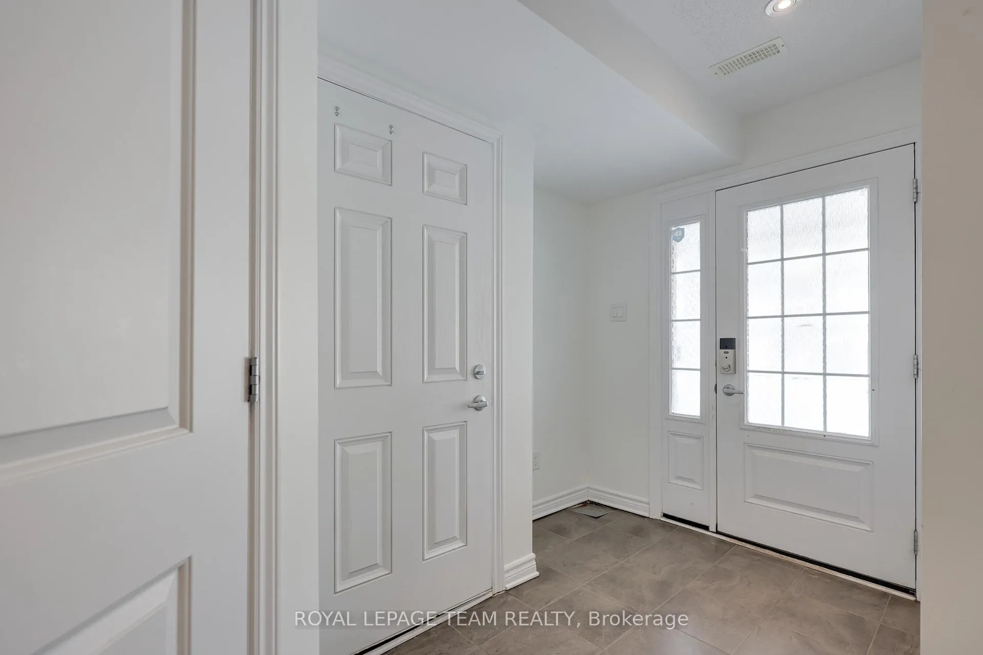 Photo 7 of 114 Sweetwater Lane, Ottawa, Kanata - Kanata Lakes/Heritage Hills — HOMEH