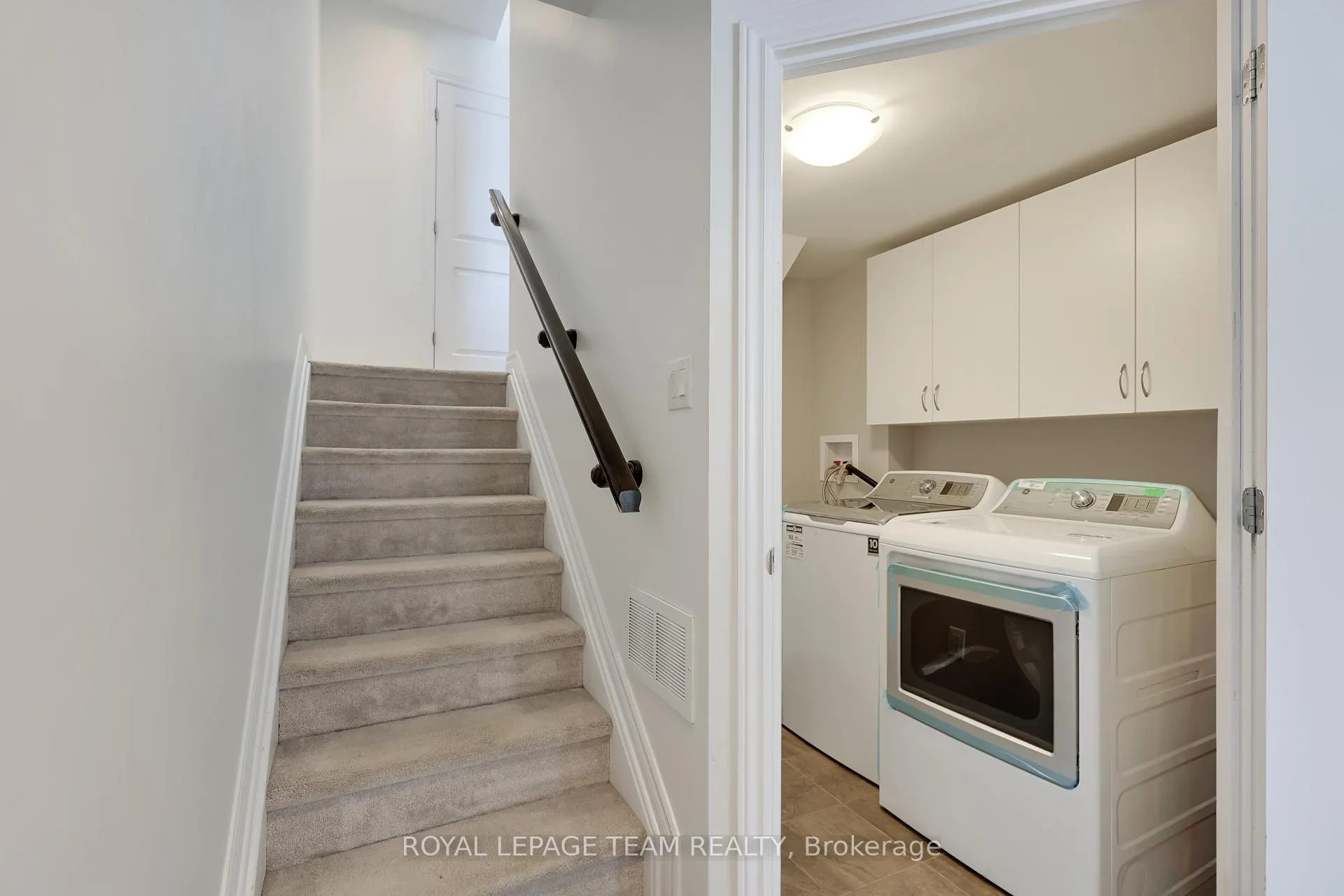 Photo 10 of 114 Sweetwater Lane, Ottawa, Kanata - Kanata Lakes/Heritage Hills — HOMEH