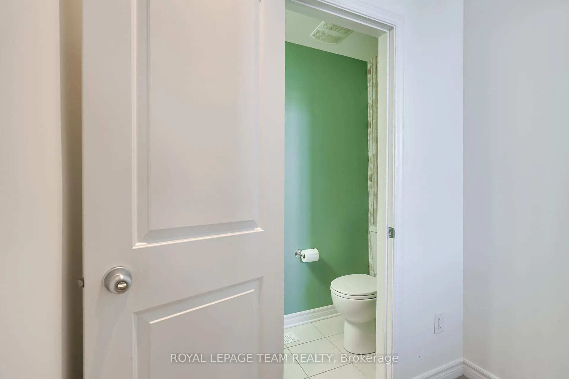 Photo 12 of 114 Sweetwater Lane, Ottawa, Kanata - Kanata Lakes/Heritage Hills — HOMEH