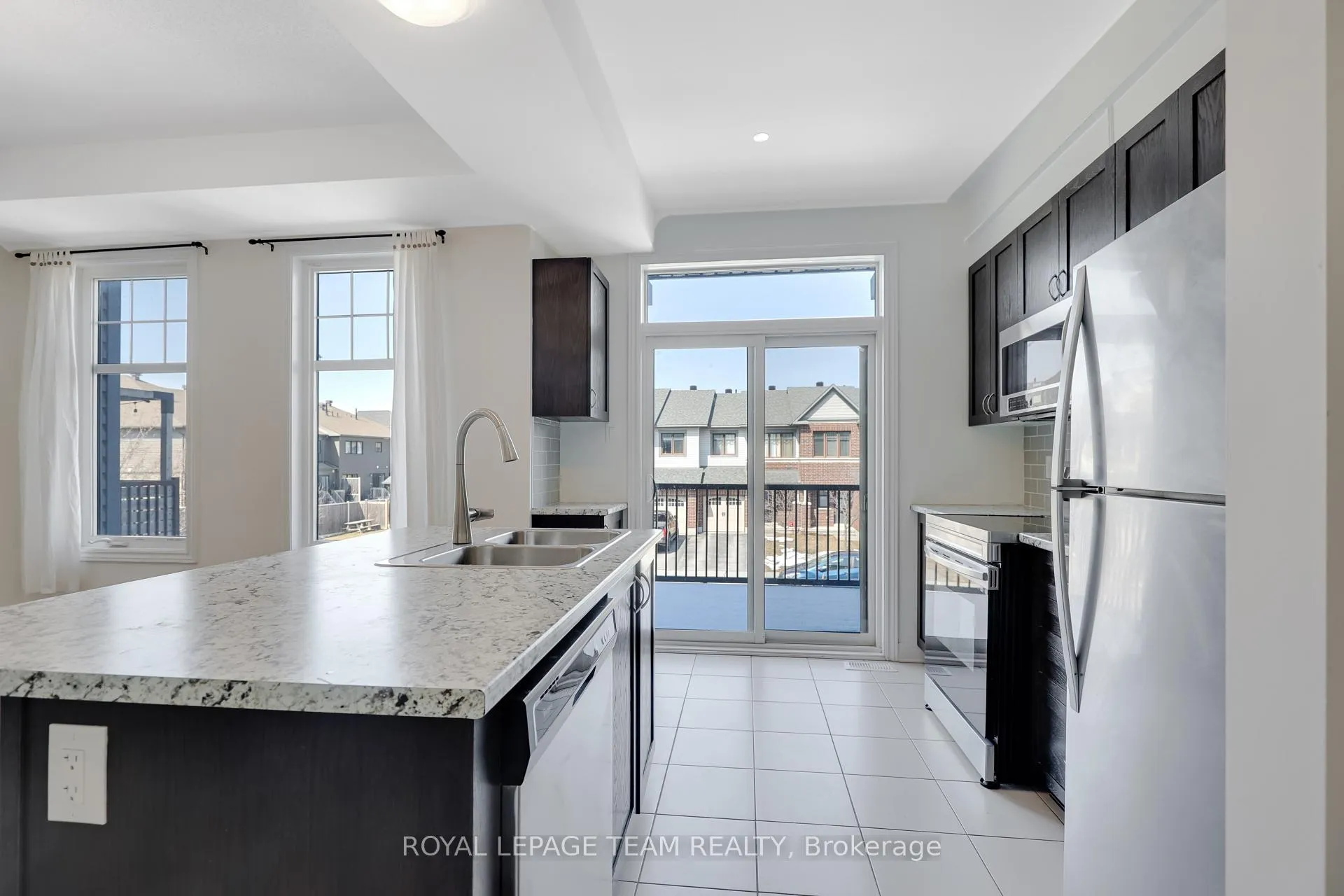 Photo 13 of 114 Sweetwater Lane, Ottawa, Kanata - Kanata Lakes/Heritage Hills — HOMEH
