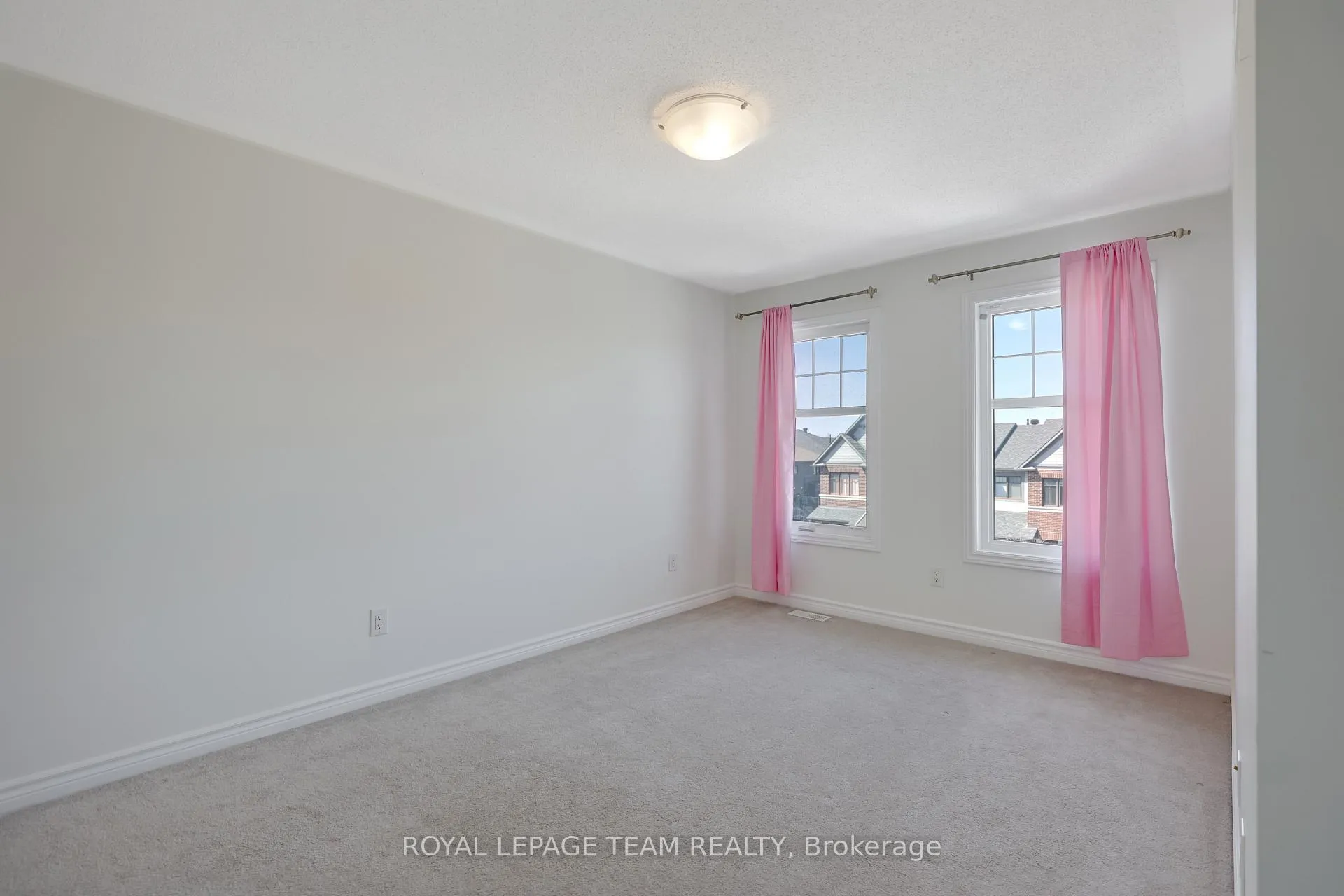 Photo 27 of 114 Sweetwater Lane, Ottawa, Kanata - Kanata Lakes/Heritage Hills — HOMEH