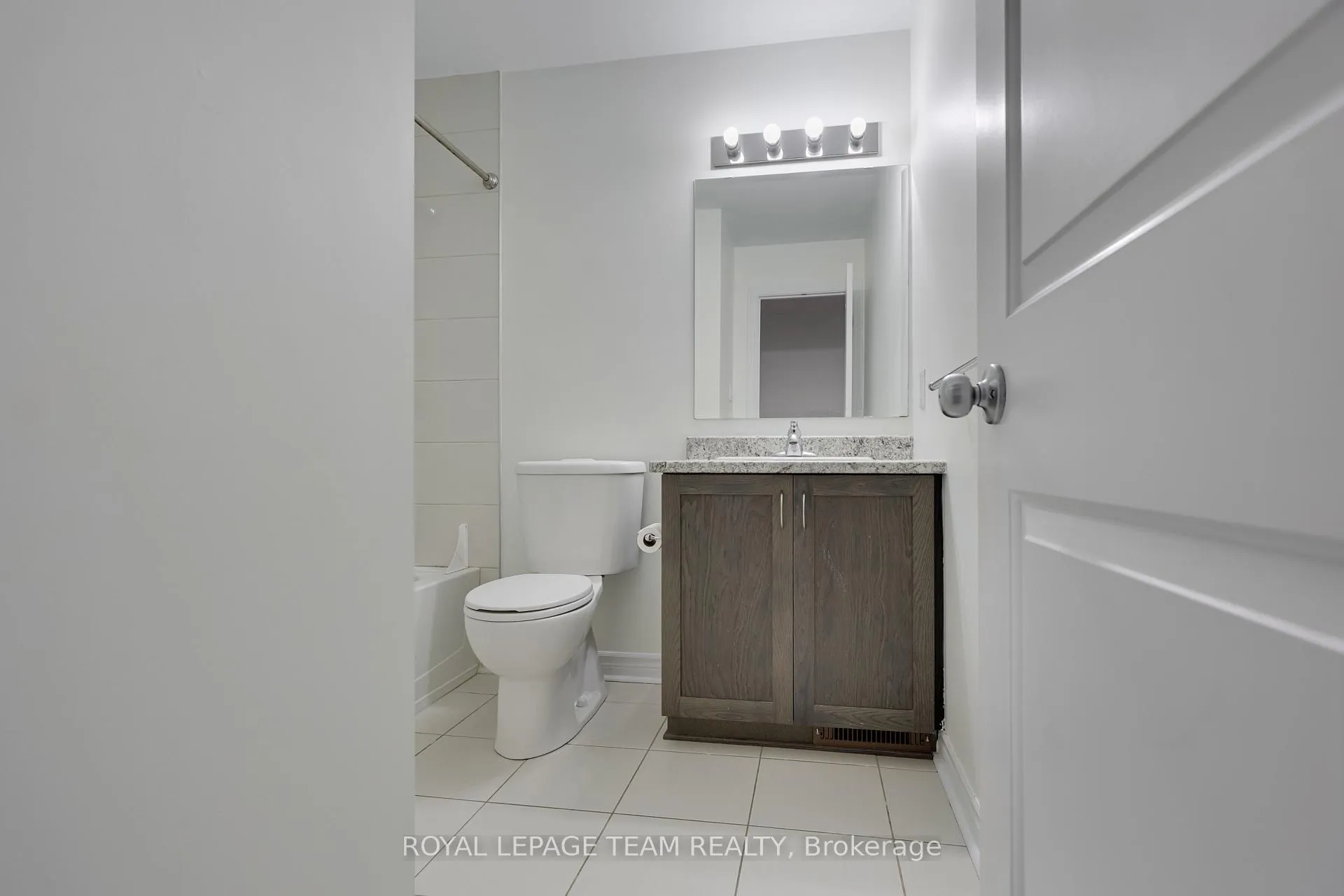 Photo 34 of 114 Sweetwater Lane, Ottawa, Kanata - Kanata Lakes/Heritage Hills — HOMEH