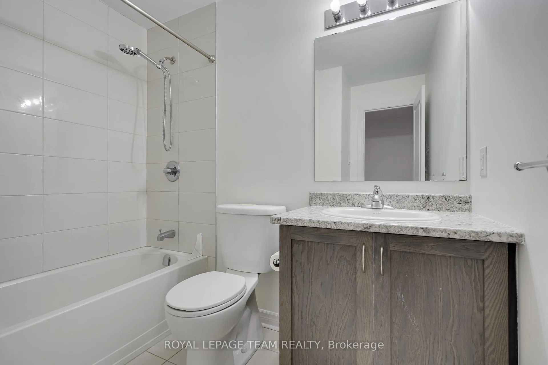 Photo 35 of 114 Sweetwater Lane, Ottawa, Kanata - Kanata Lakes/Heritage Hills — HOMEH