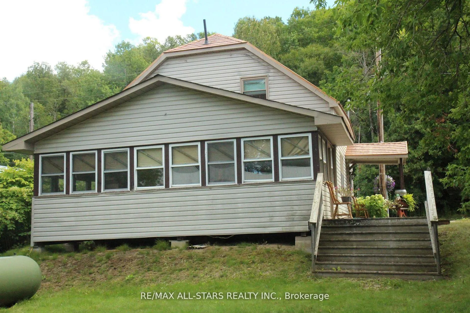 Photo 3 of 77 Bobcaygeon Road, Minden Hills, Lutterworth — HOMEH