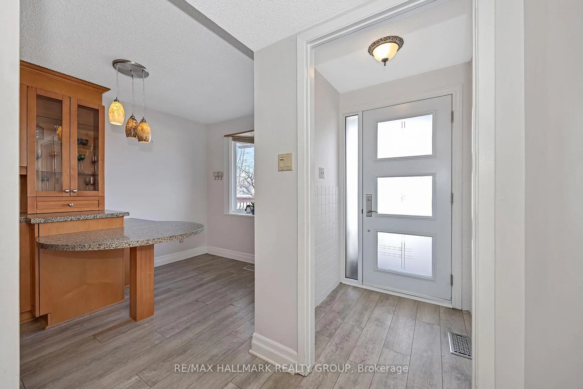 Photo 6 of 7880 Decarie Drive, Ottawa, Orleans Wood — HOMEH