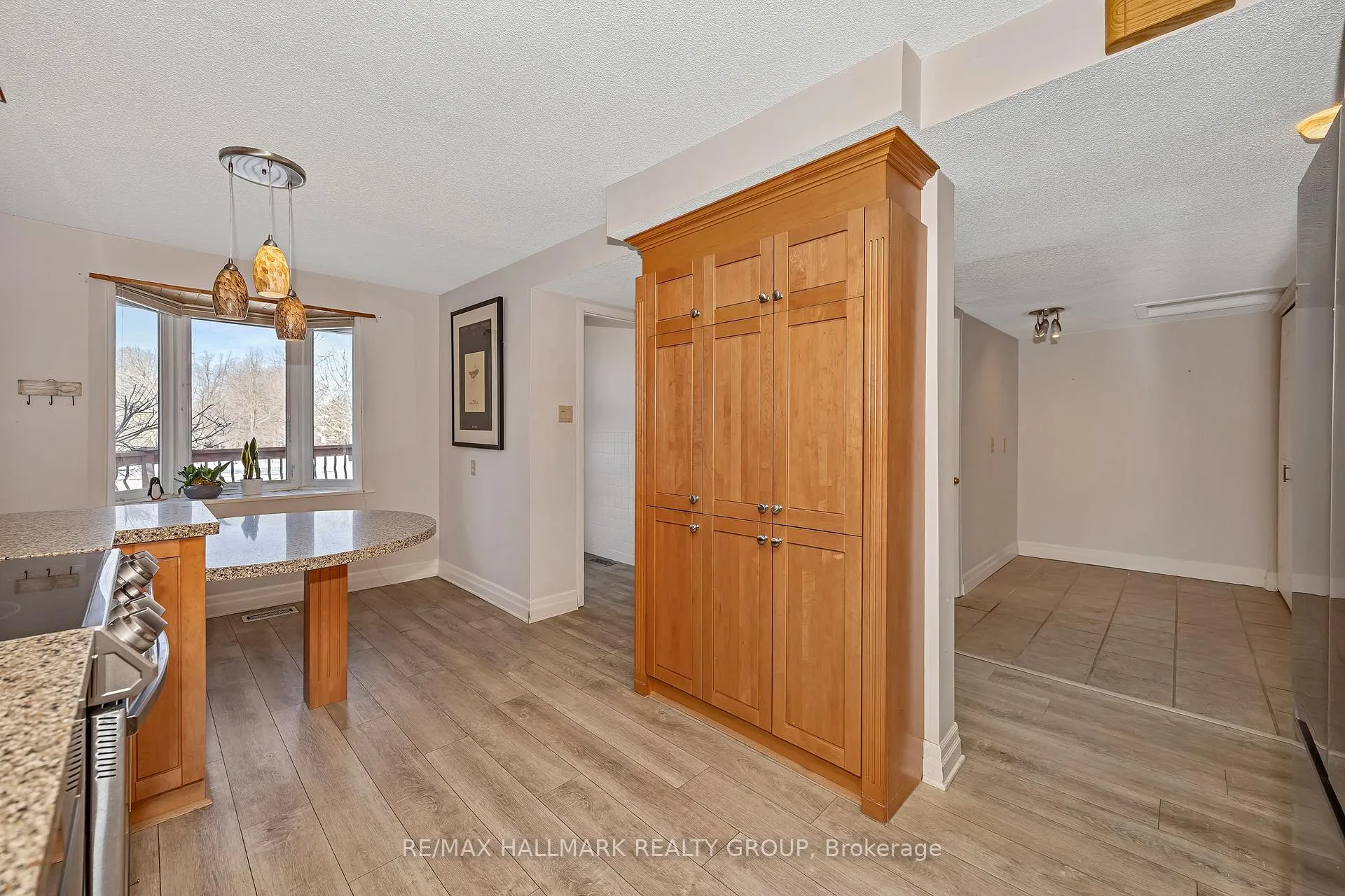 Photo 10 of 7880 Decarie Drive, Ottawa, Orleans Wood — HOMEH