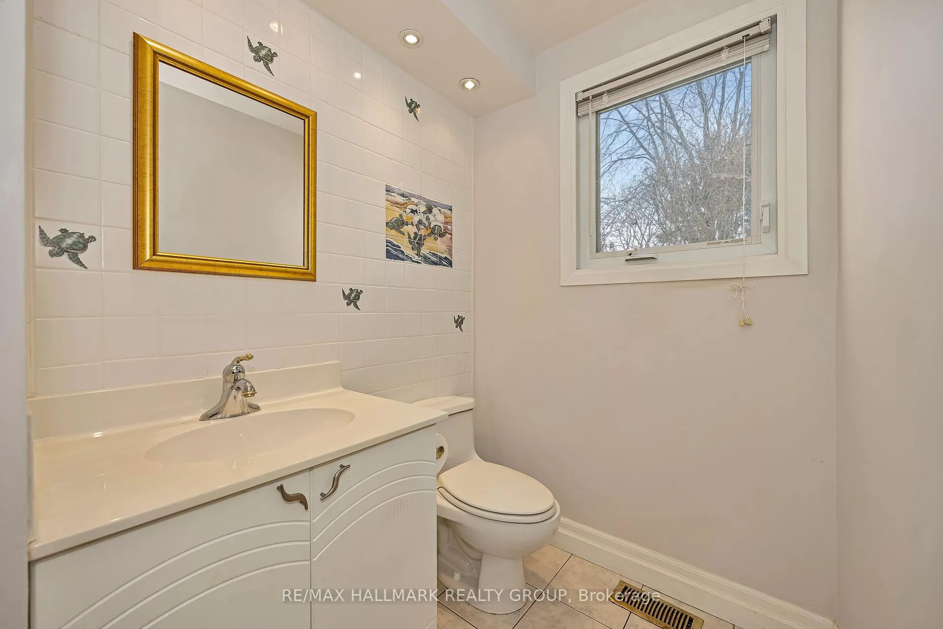 Photo 21 of 7880 Decarie Drive, Ottawa, Orleans Wood — HOMEH