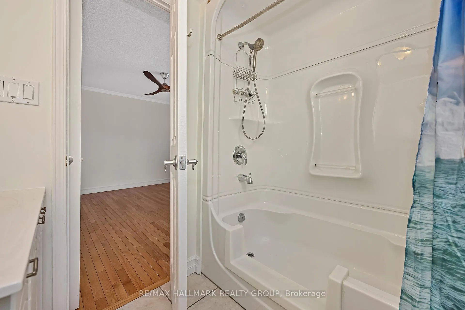 Photo 25 of 7880 Decarie Drive, Ottawa, Orleans Wood — HOMEH